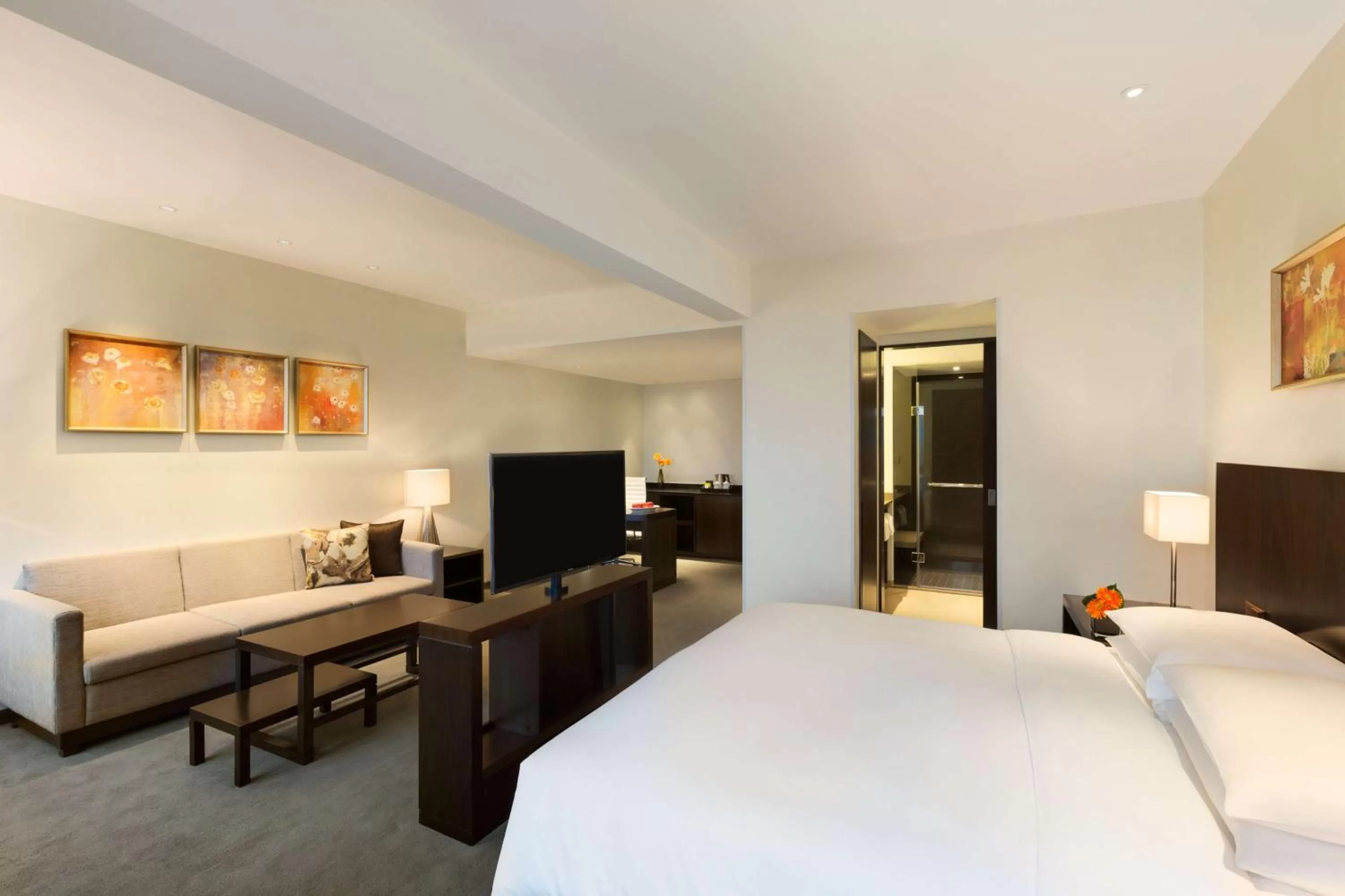 Photo of the whole room, Bed in Hyatt Place Shenzhen Dongmen