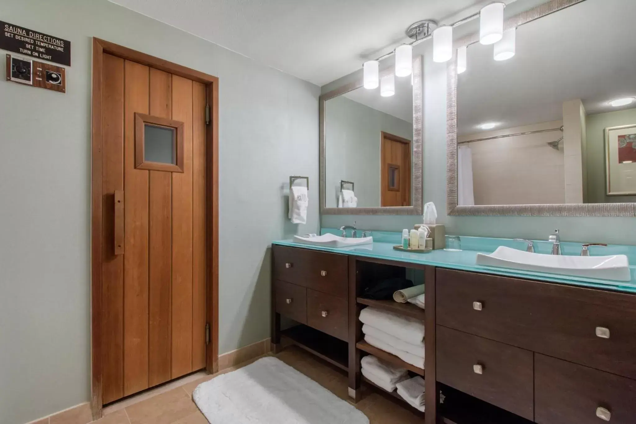 Photo of the whole room, Bathroom in Omni Corpus Christi Hotel