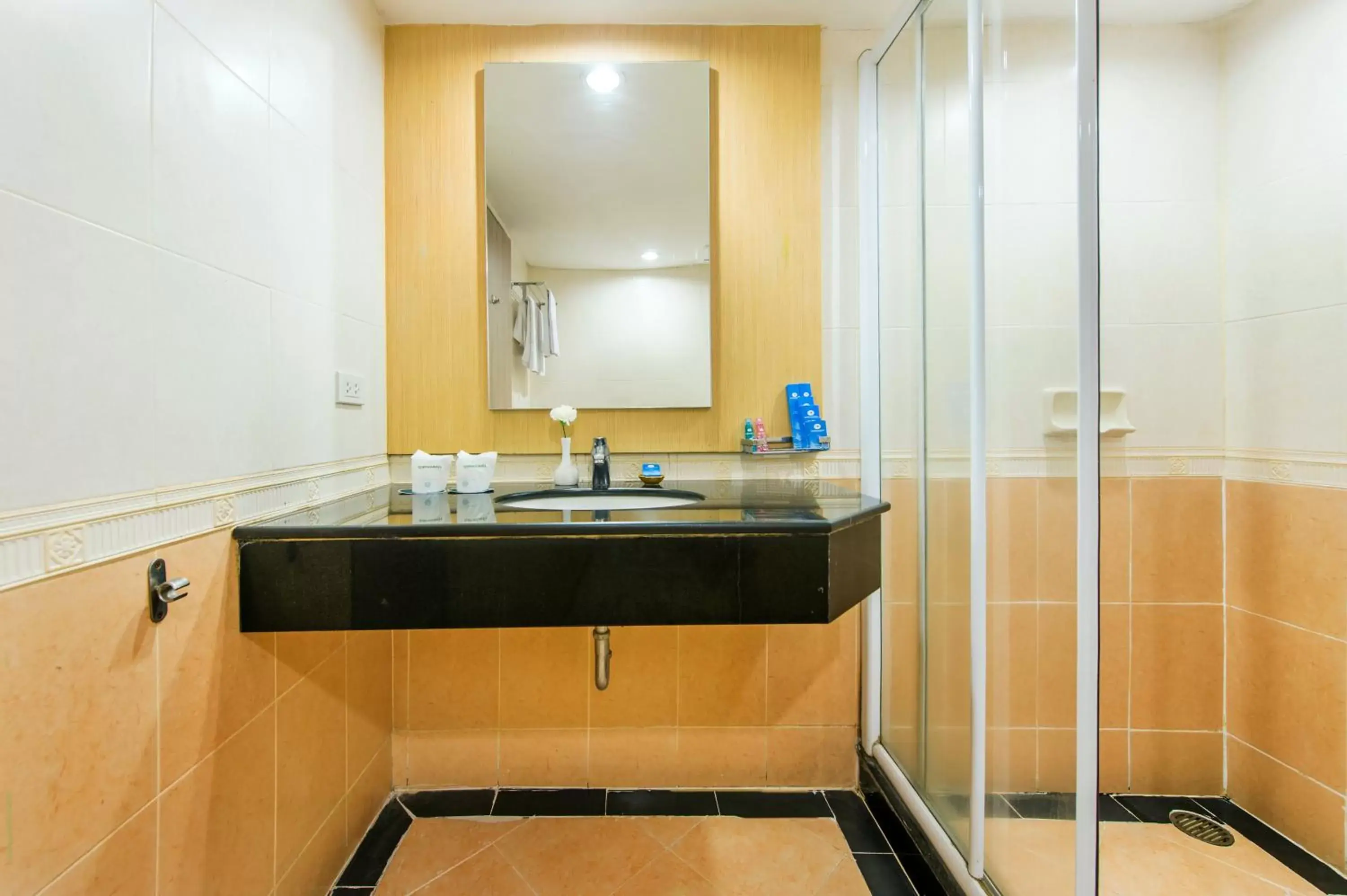 Bathroom in Jomtien Palm Beach Hotel and Resort - SHA Extra Plus