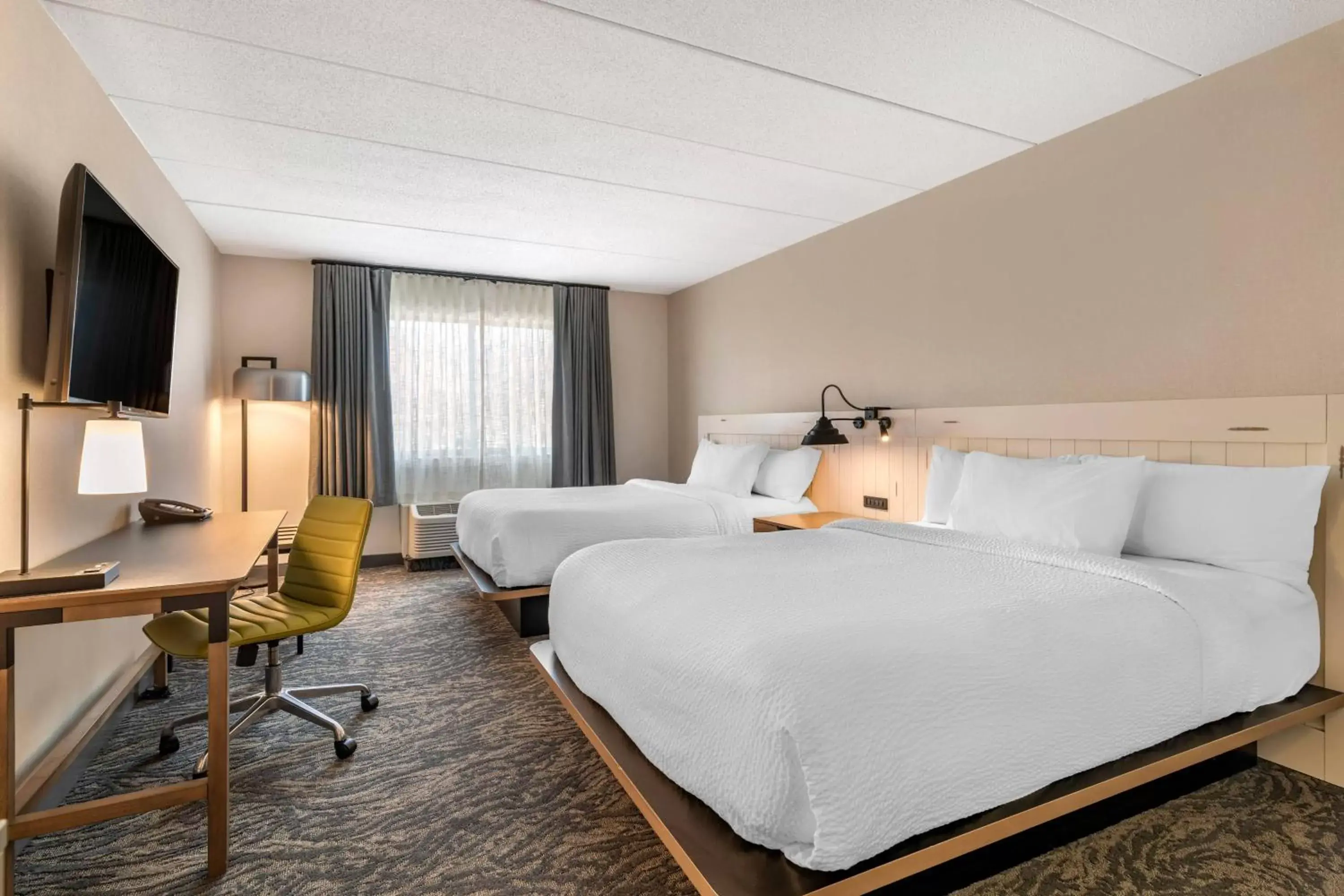 Photo of the whole room, Bed in Fairfield Inn & Suites by Marriott Providence Airport Warwick