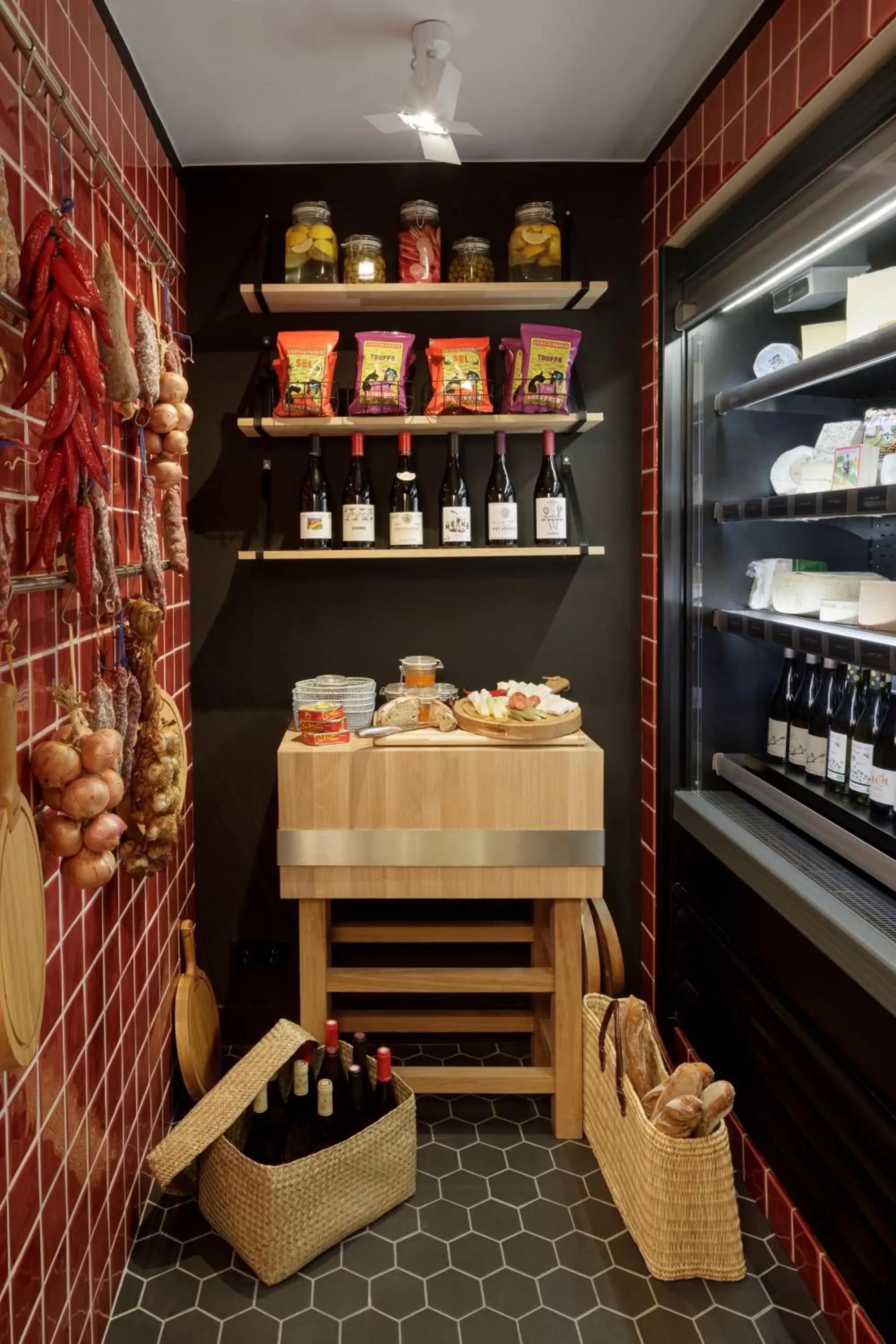 vending machine, Restaurant/Places to Eat in Zoku Paris