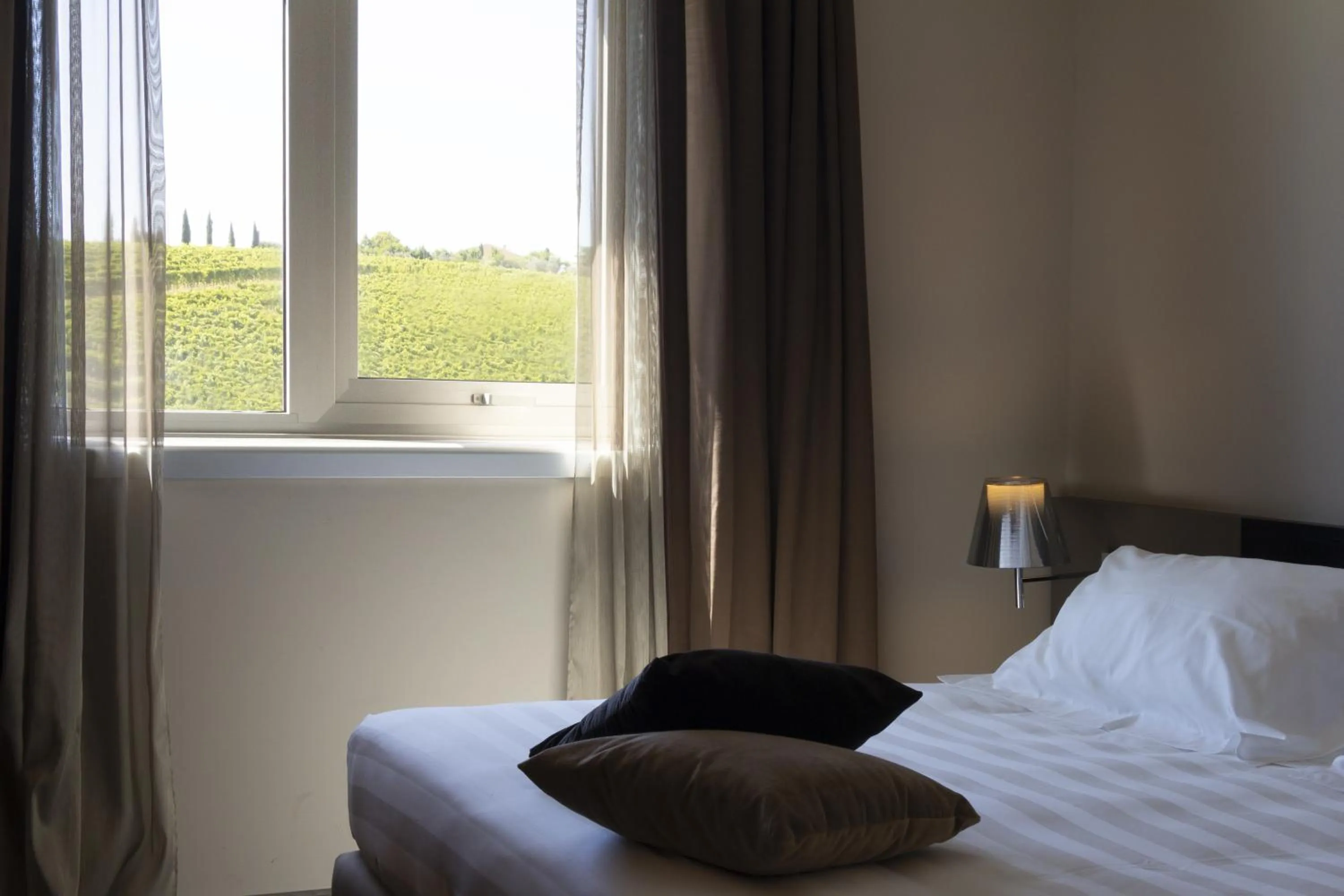 Bed in G Hotel Ancona