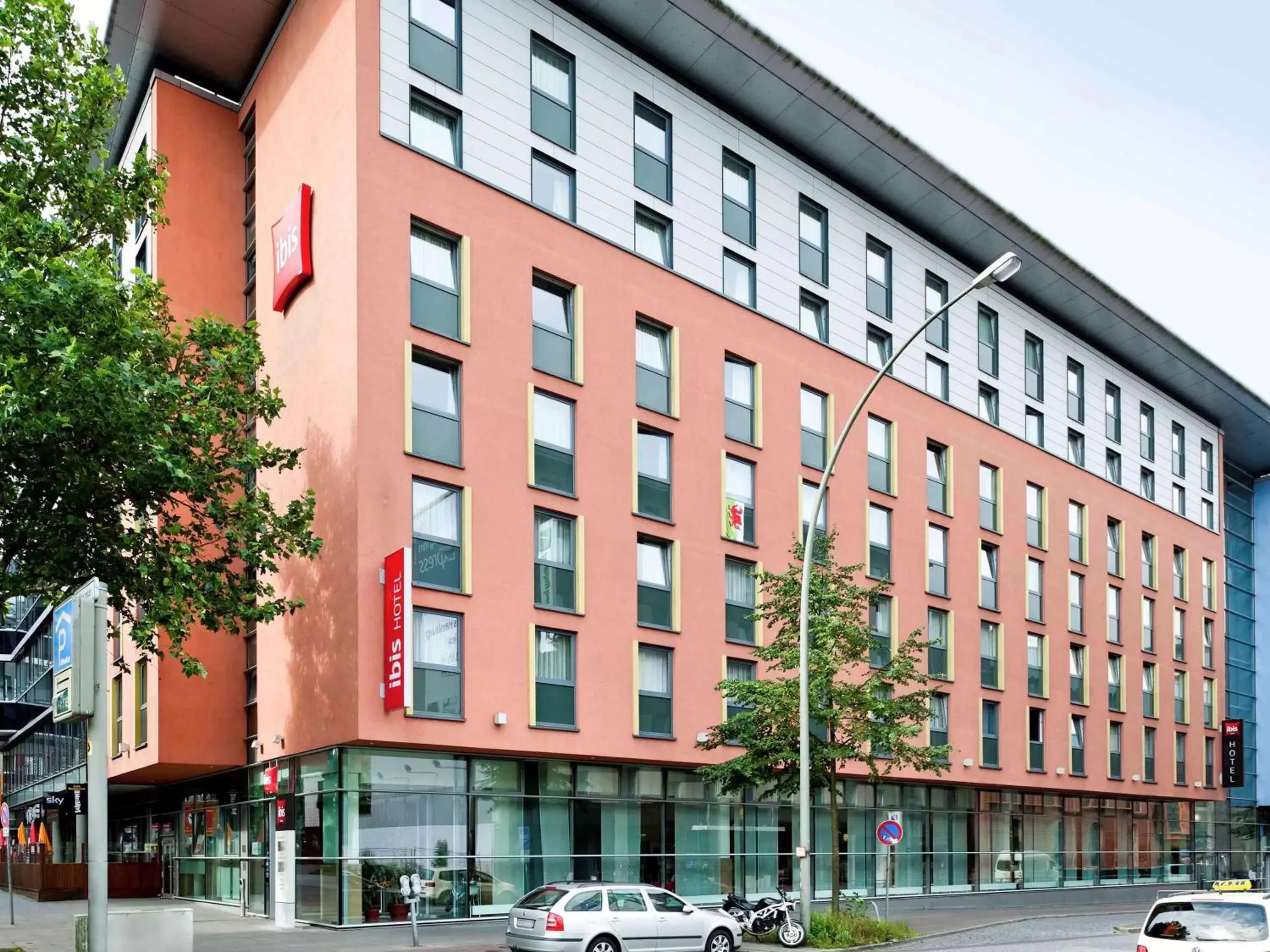 Property building in ibis Hotel Hamburg St. Pauli Messe