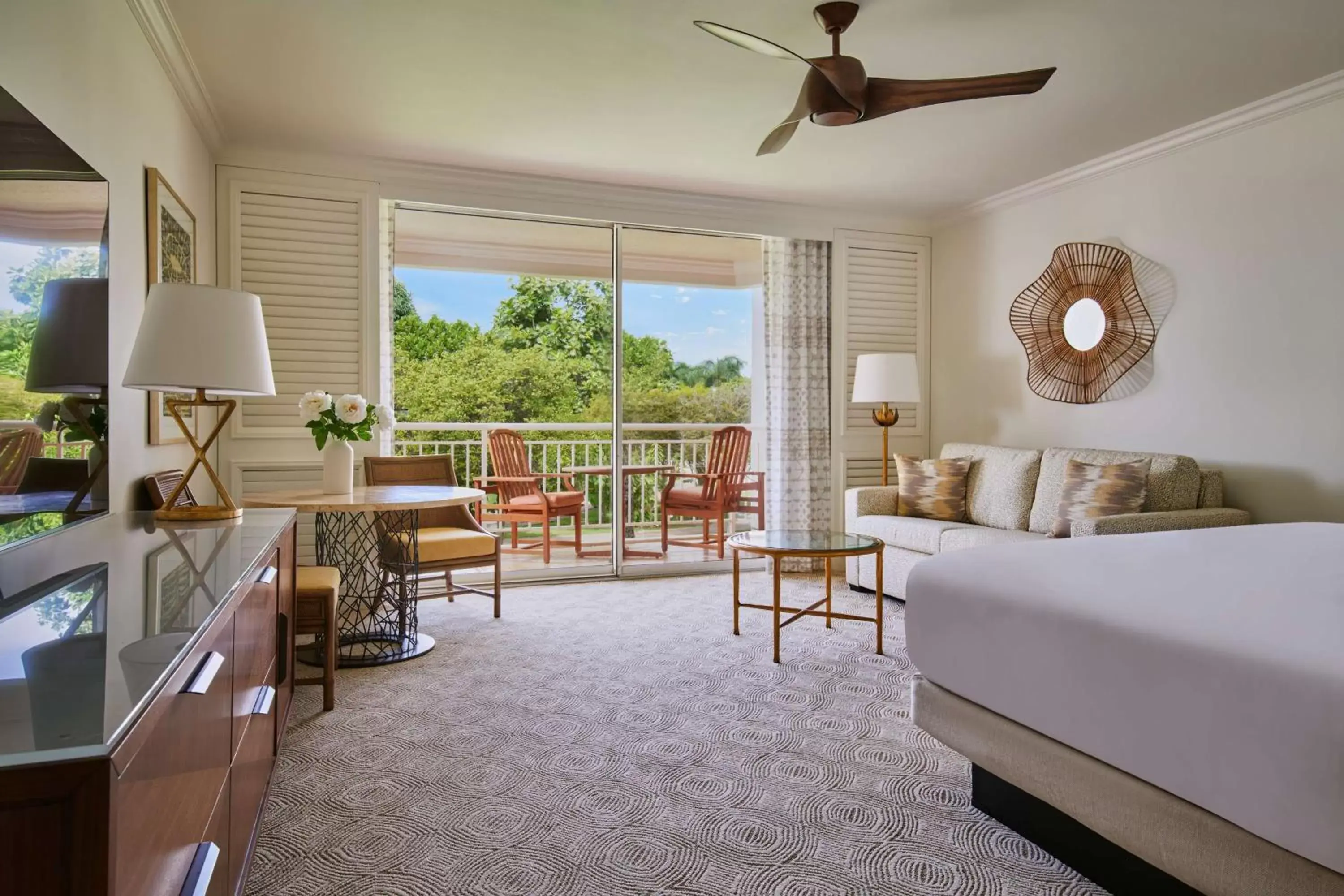 Living room in Grand Wailea Resort Hotel & Spa, A Waldorf Astoria Resort