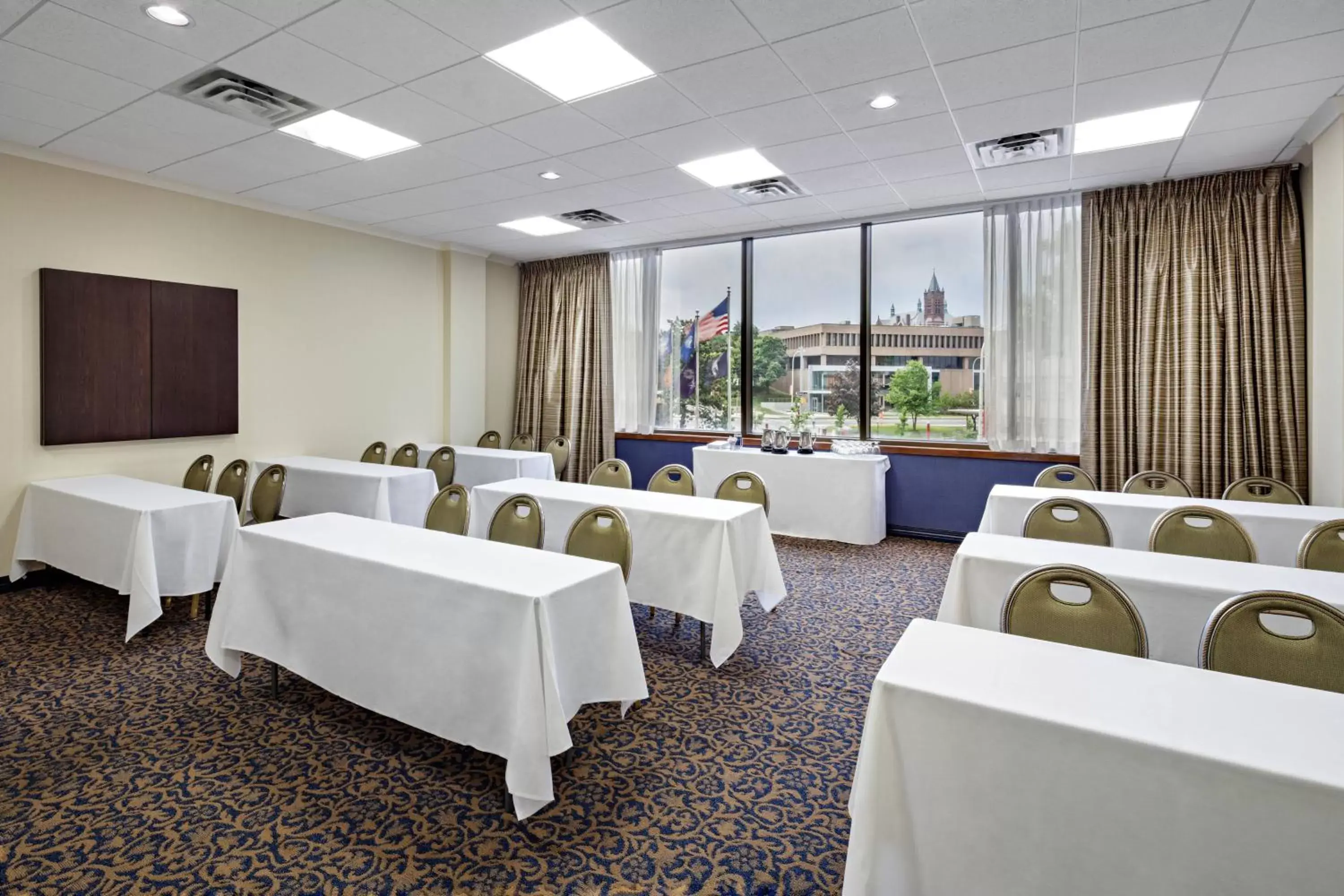 Meeting/conference room in Sheraton Syracuse University Hotel and Conference Center