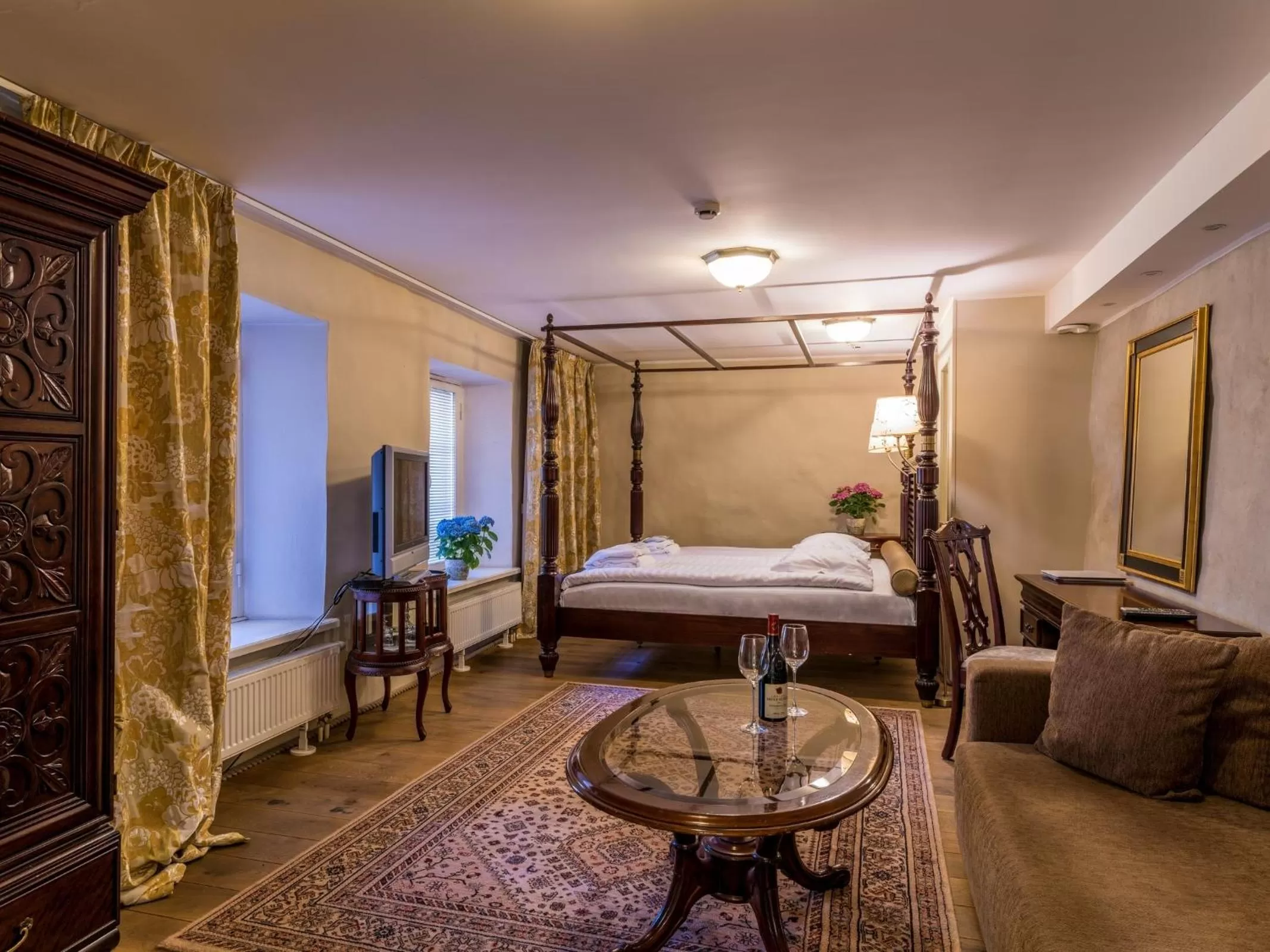 Bedroom, Bed in CRU Hotel