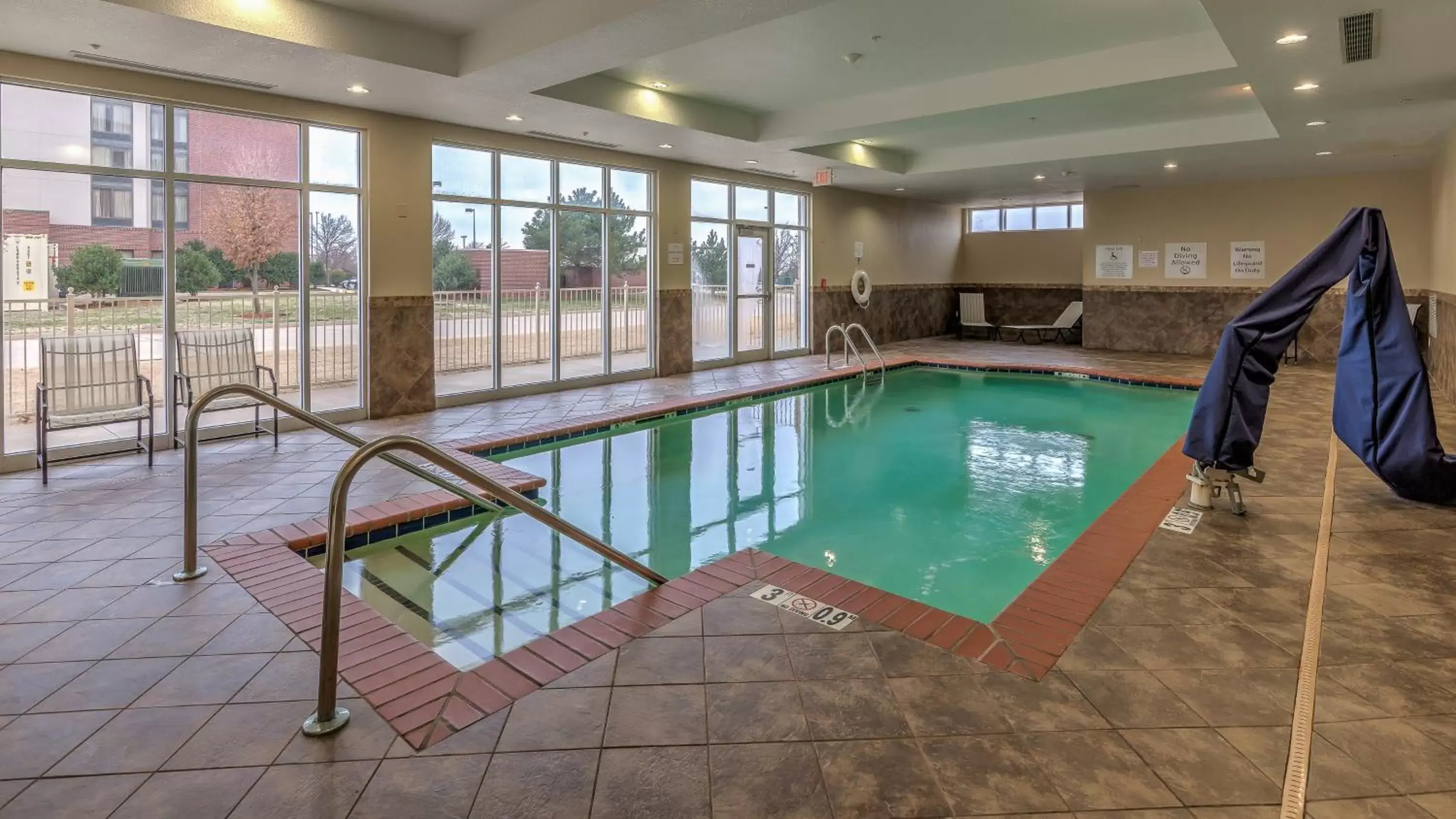 Swimming Pool in Holiday Inn North Quail Springs, an IHG Hotel