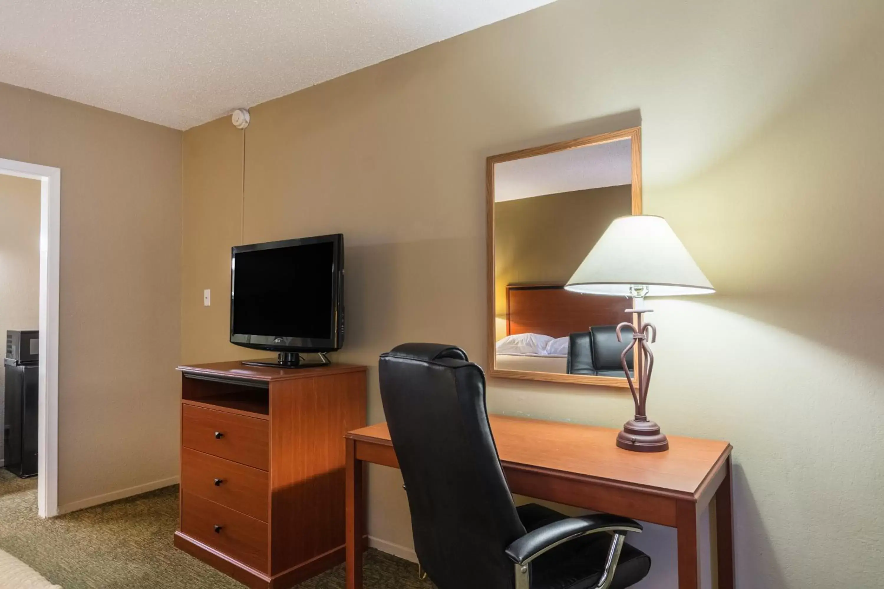 TV/Entertainment Center in Motel 6-Sonora, TX