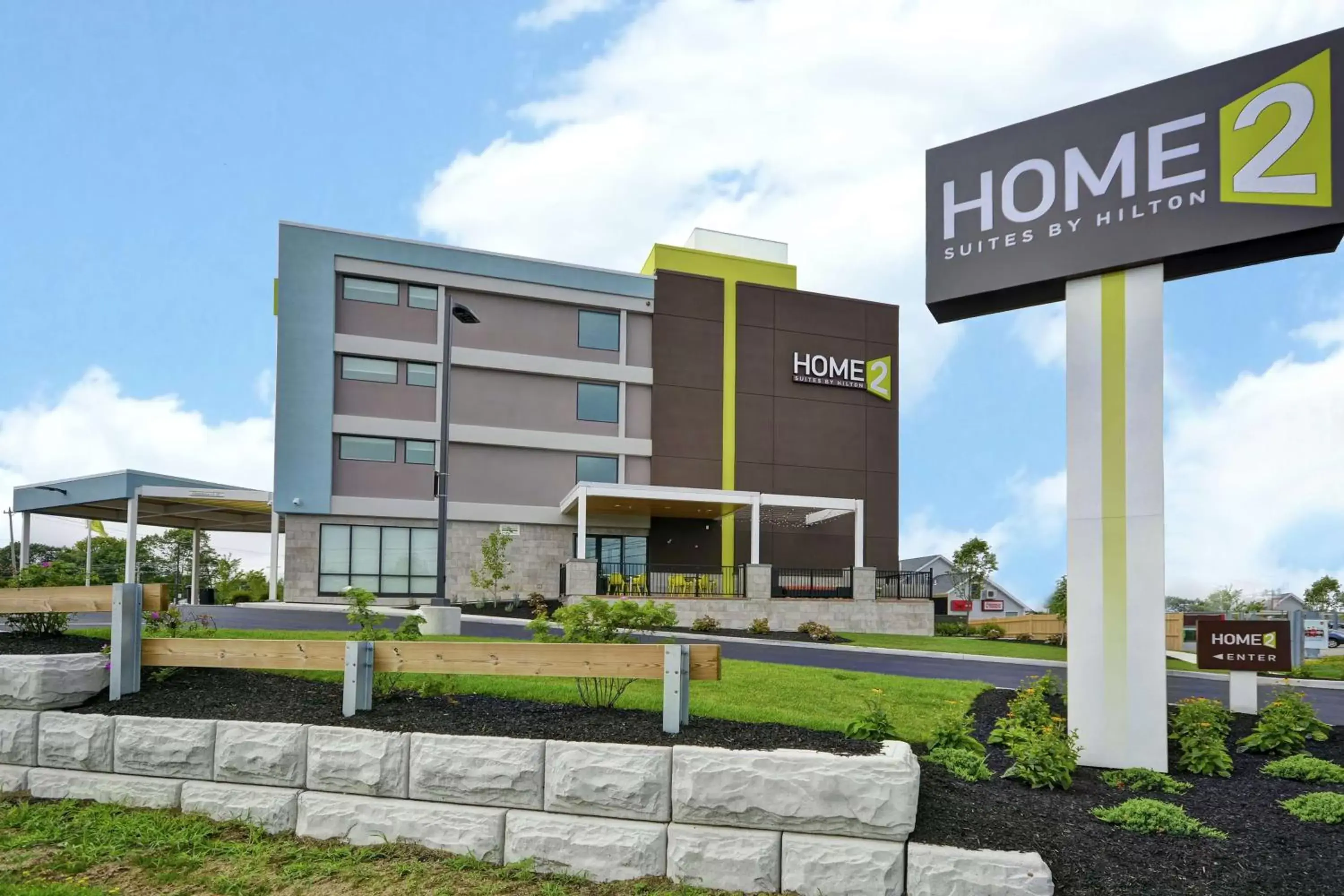 Property Building in Home2 Suites By Hilton Portland Airport