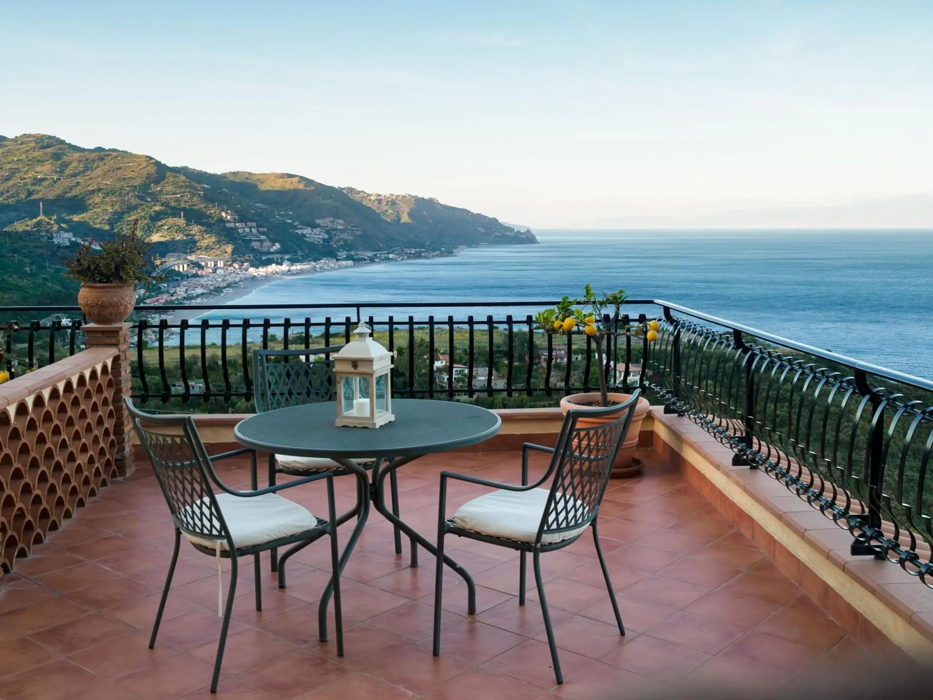 Balcony/Terrace in Hotel Sirius