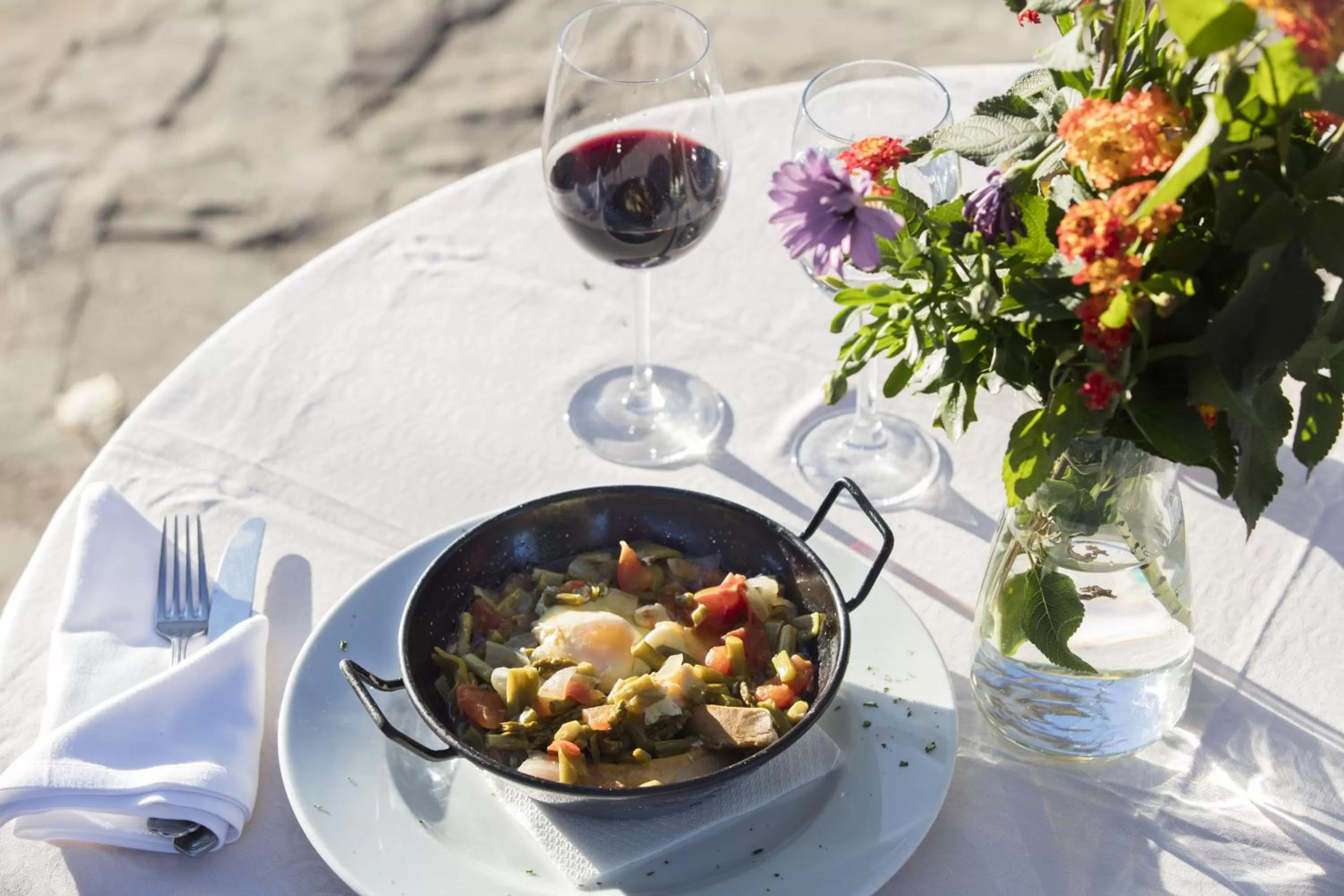 Food and drinks in Hotel Tugasa Las Truchas