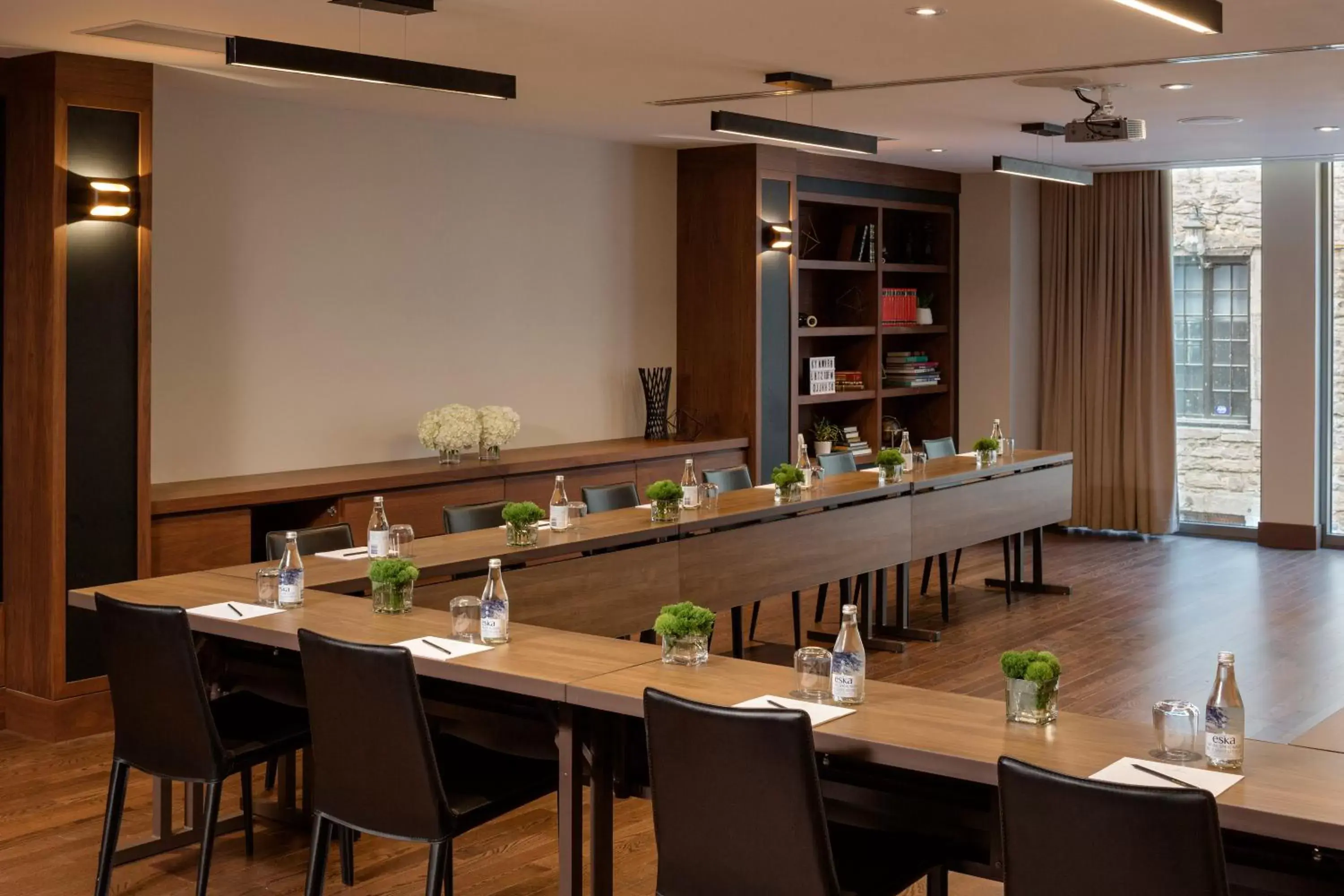 Meeting/conference room, Restaurant/Places to Eat in William Gray by Gray Collection