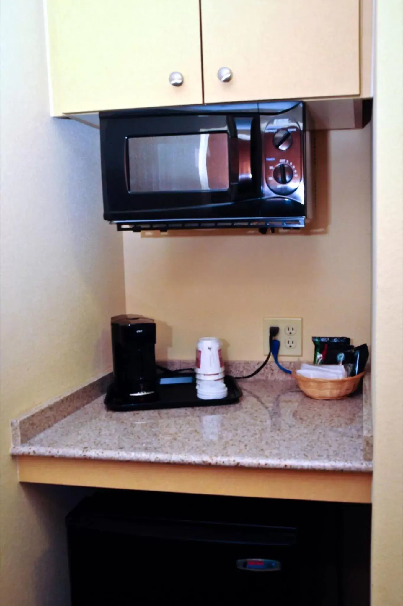 Queen Suite with Two Queen Beds in Comfort Suites Newport News Airport Queen Suite with Two Queen Beds in Comfort Suites Newport News Airport