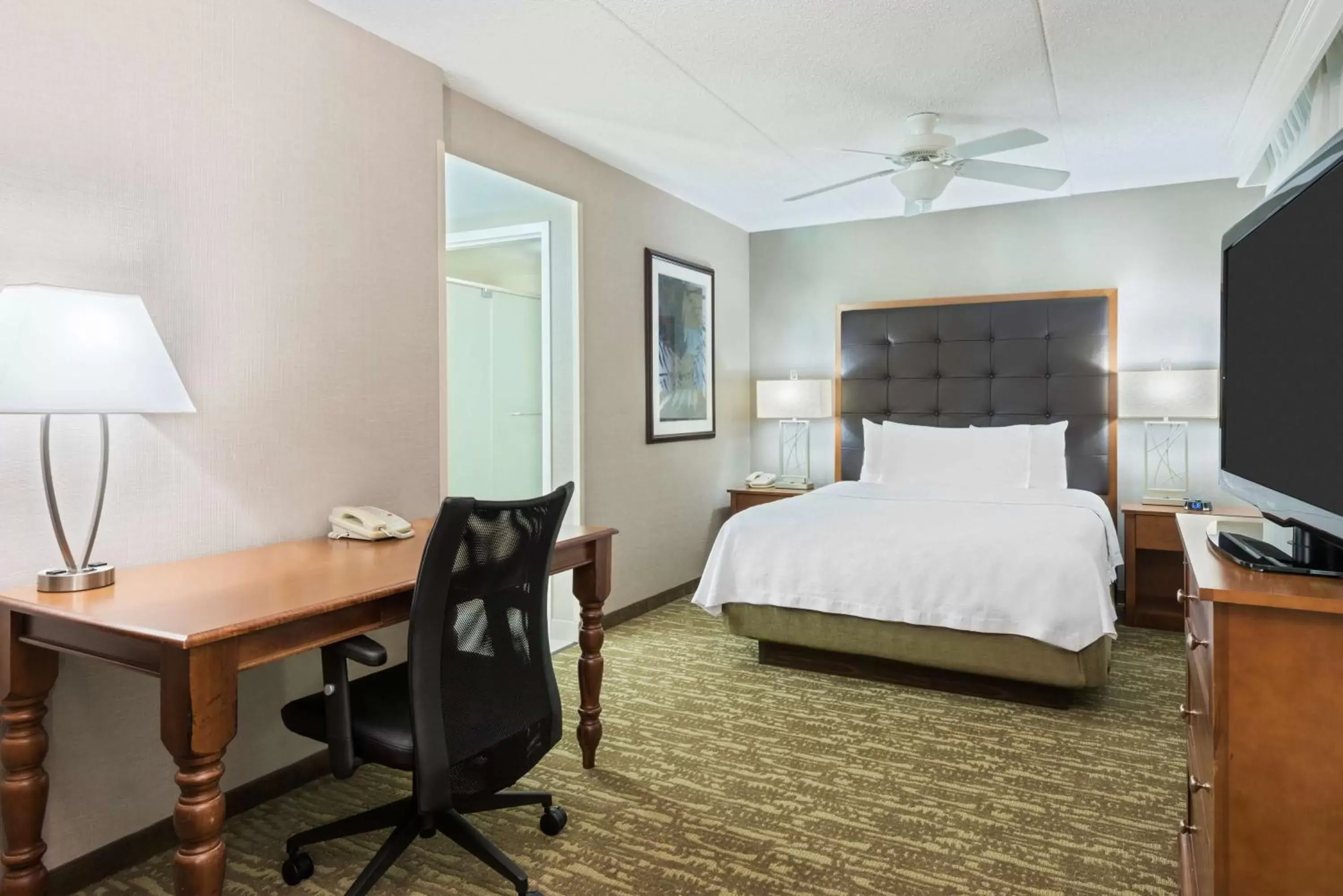 Bed in Homewood Suites by Hilton Holyoke-Springfield/North