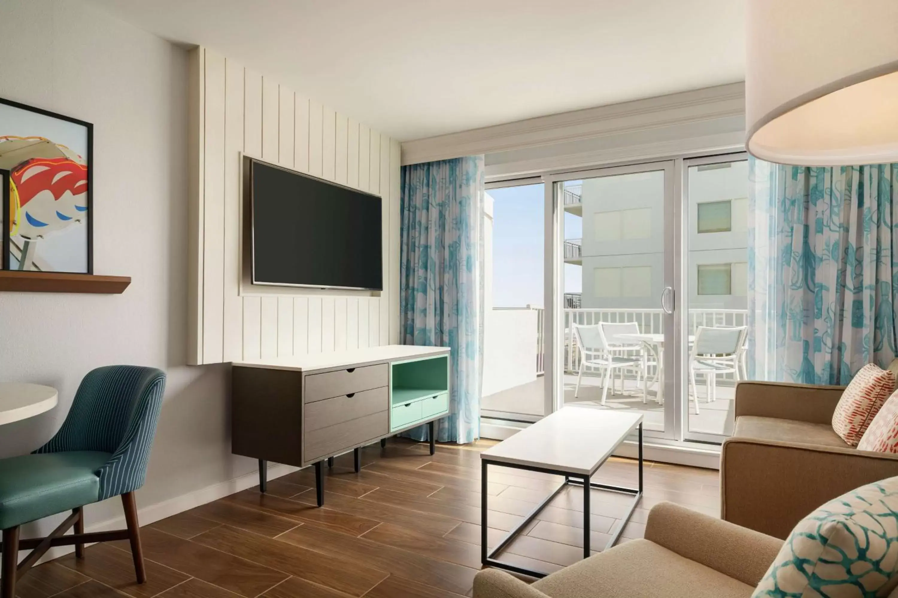 Bedroom, Seating Area in DoubleTree by Hilton Ocean City Oceanfront