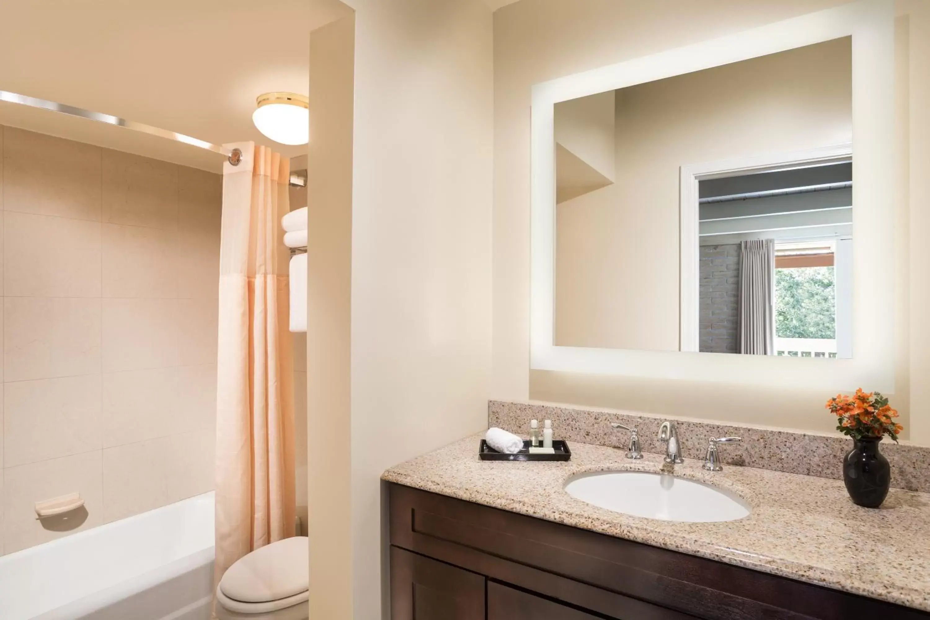 Shower, Bathroom in Kayenta Monument Valley Inn