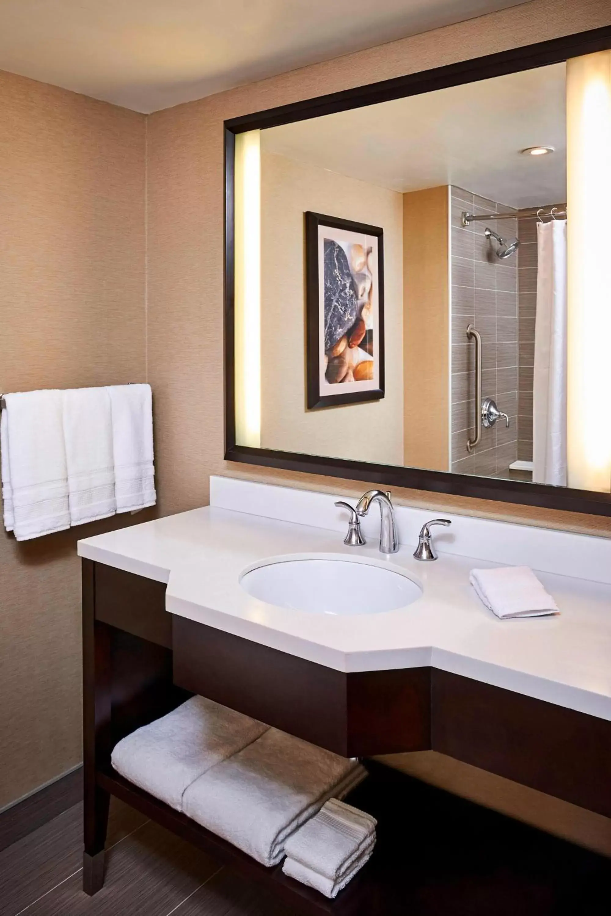 Photo of the whole room, Bathroom in Sheraton Hamilton Hotel