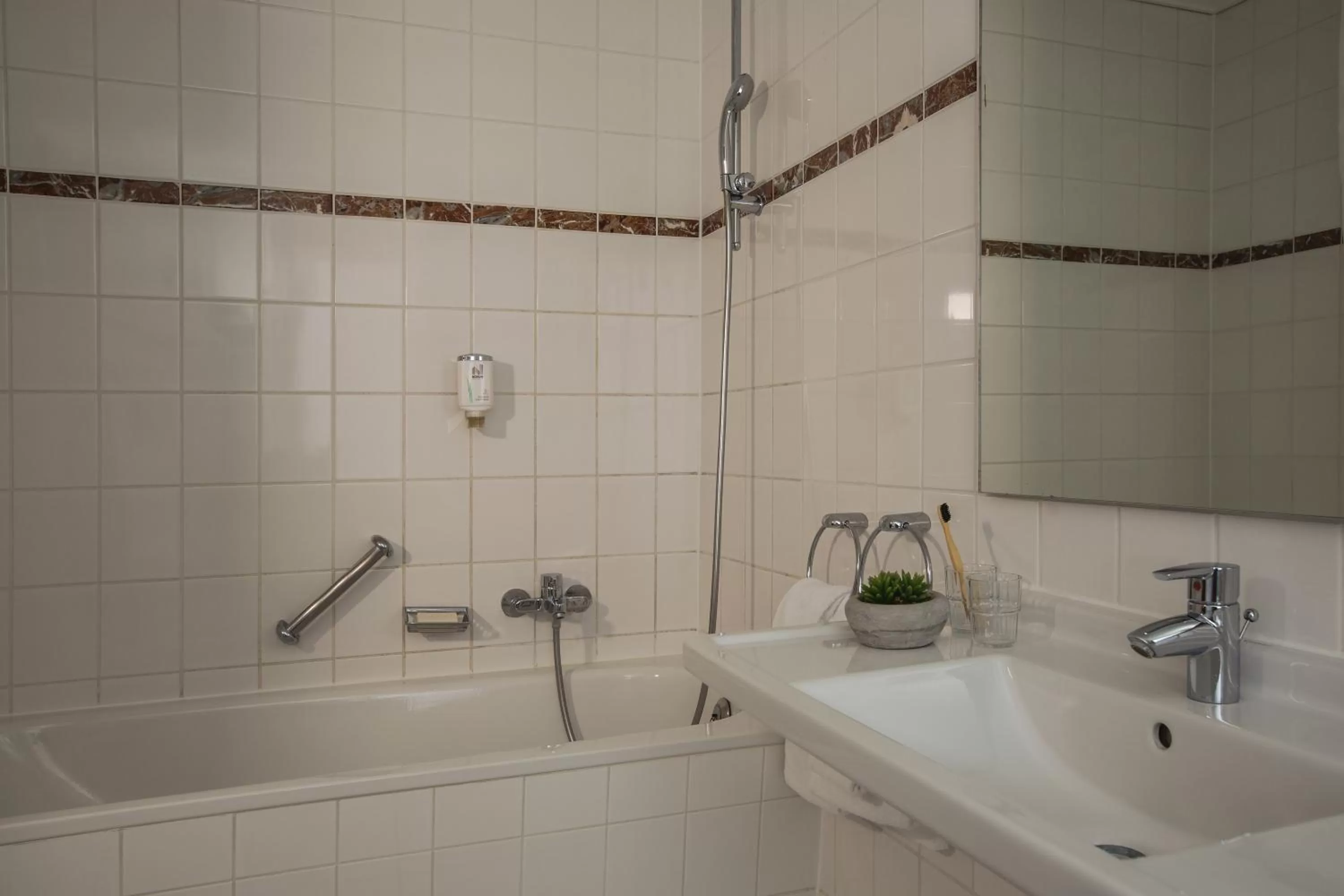 Toilet in Hotel Holstenwall Hamburg Neustadt