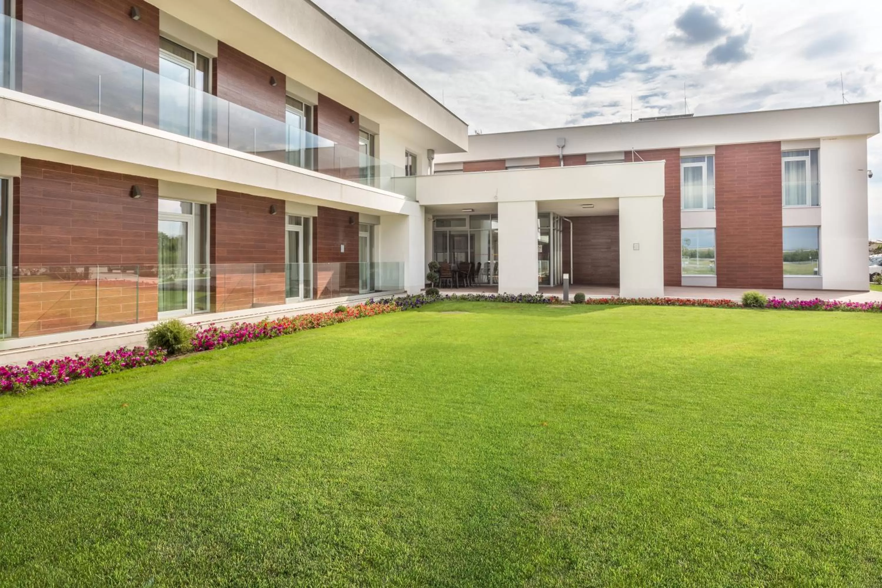 Facade/entrance in Outlet Hotel Polgár