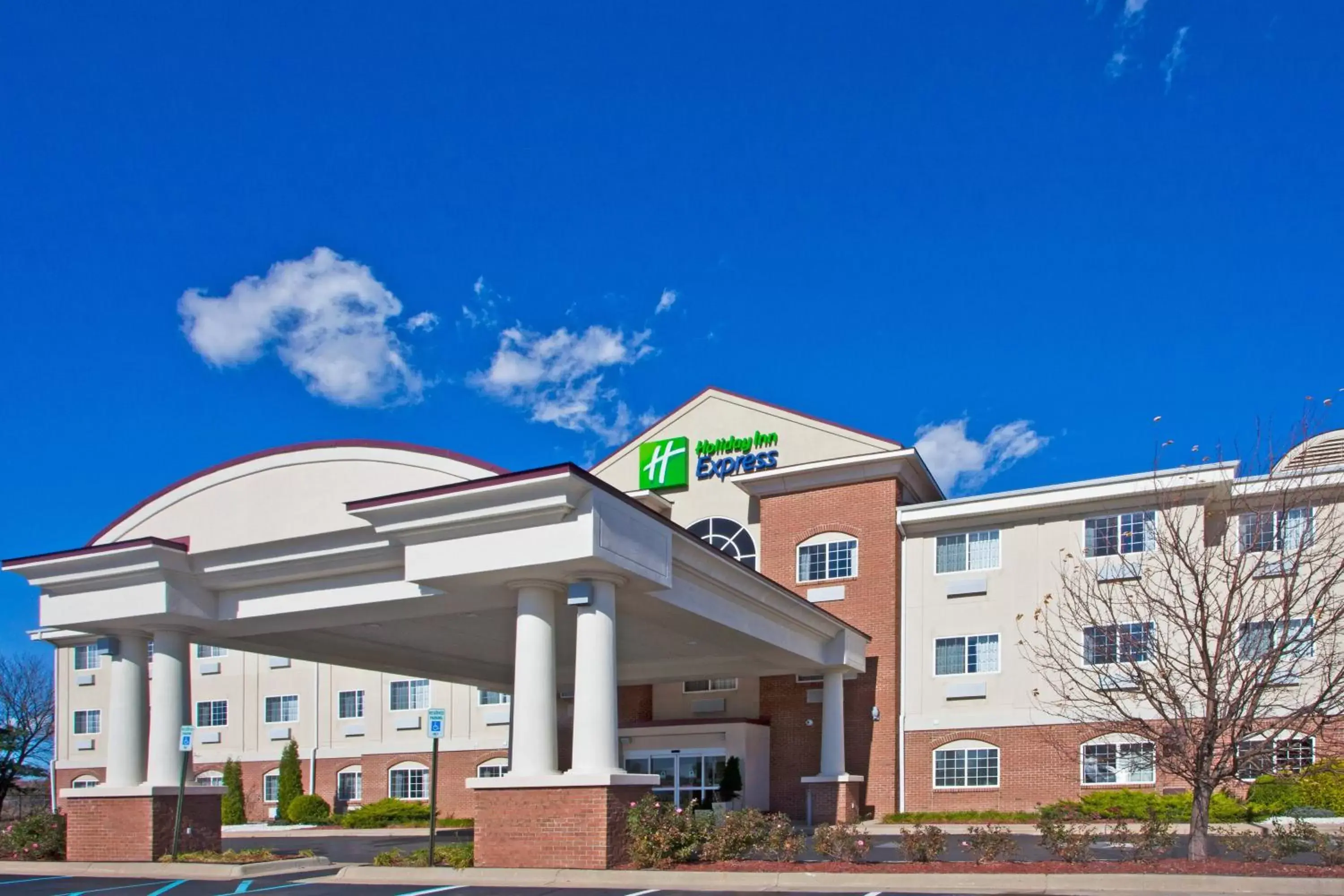 Property Building in Holiday Inn Express Hotel & Suites Charlotte, an IHG Hotel