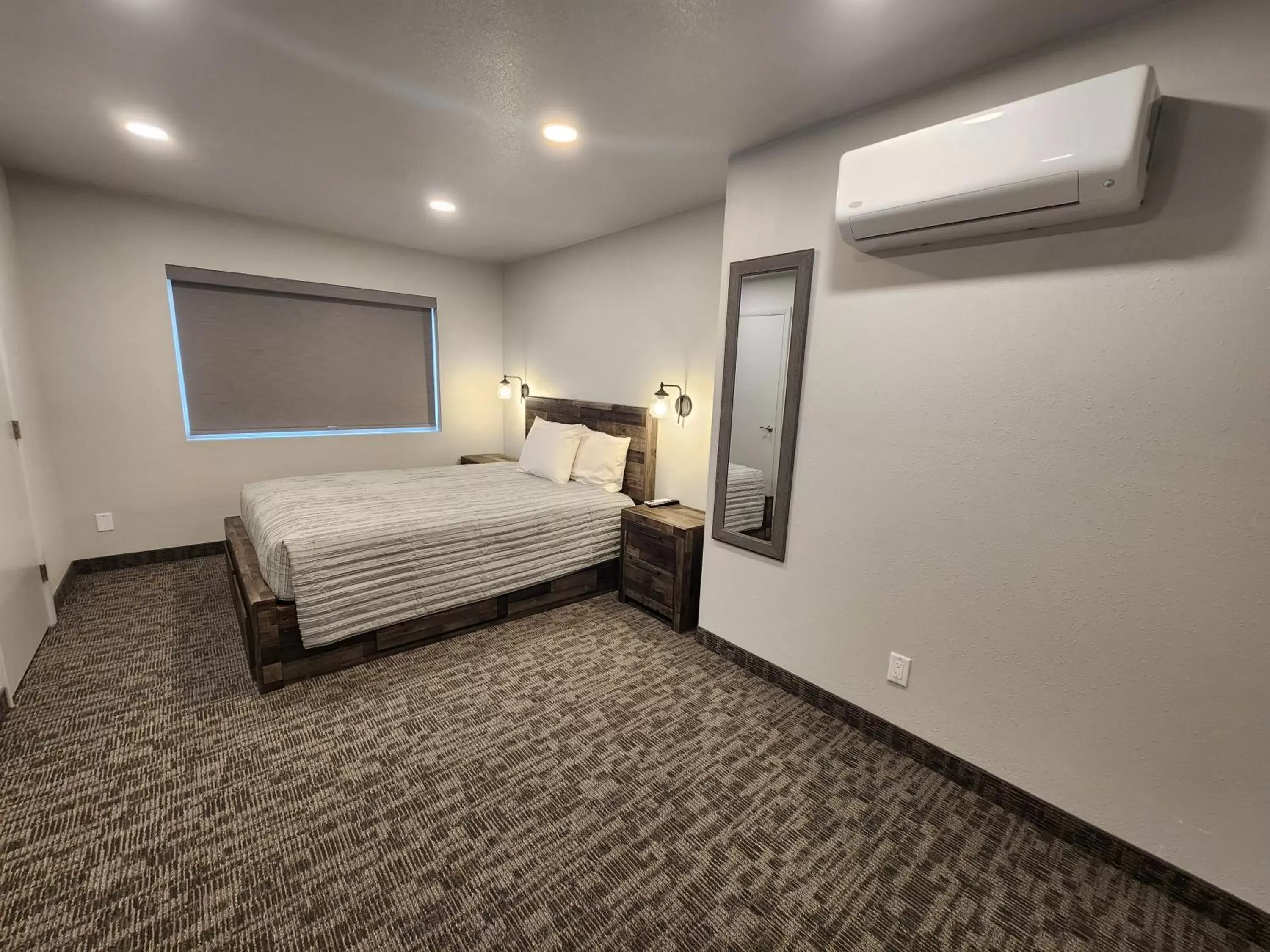 Bedroom, Bed in Aquarius Inn