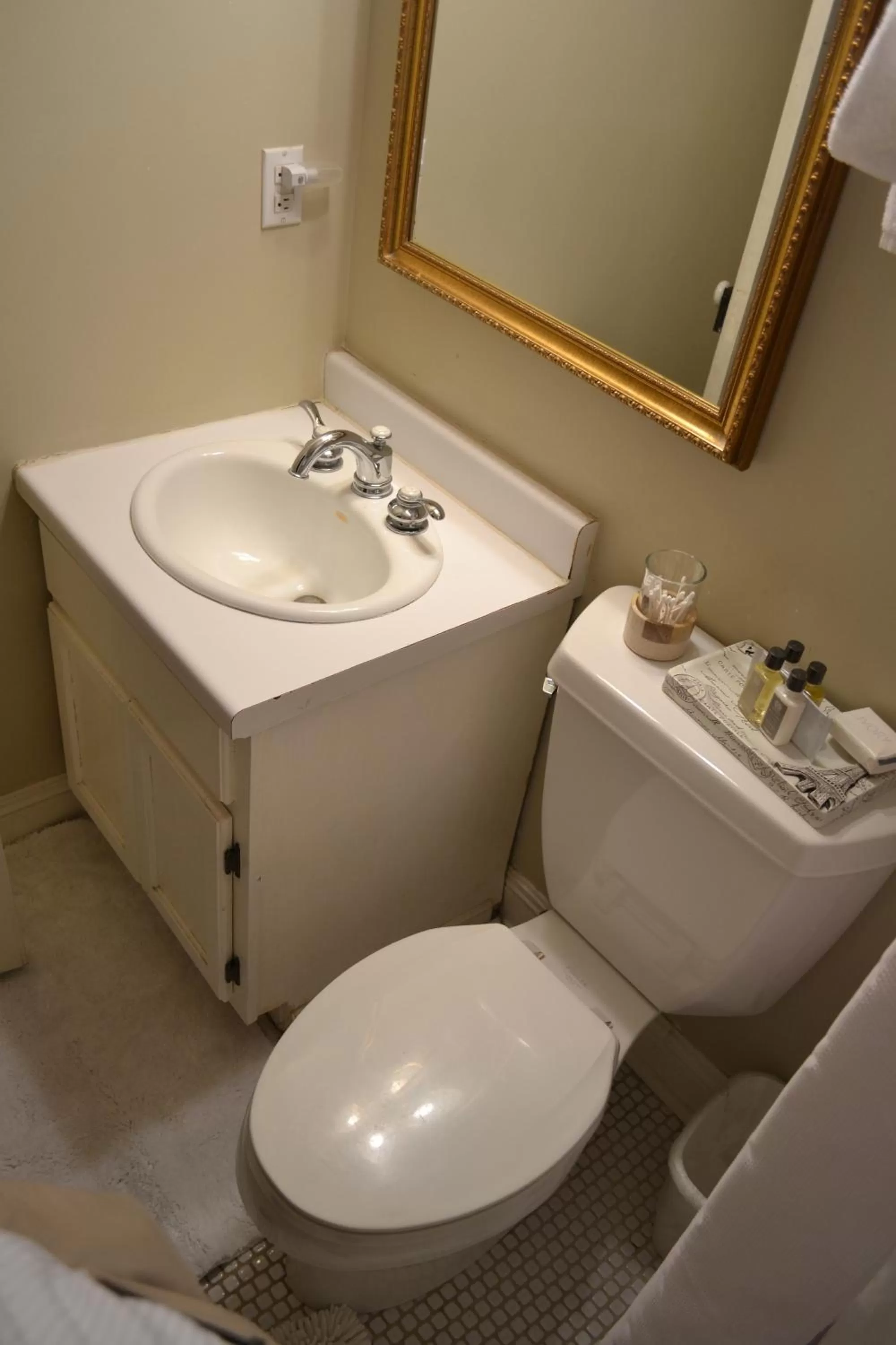 Bathroom in Edgar Degas House Historic Home and Museum