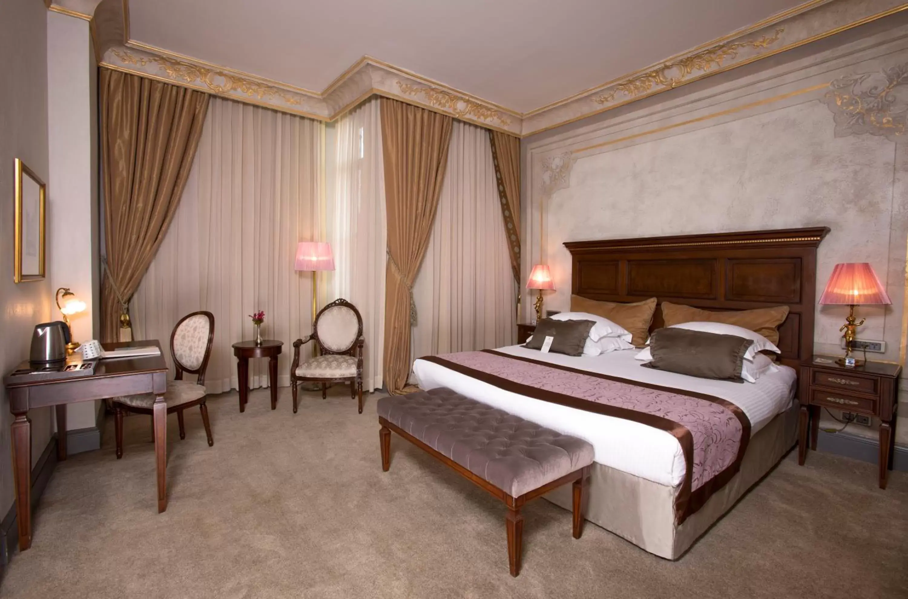 Bedroom, Bed in Palazzo Donizetti Hotel - Special Class