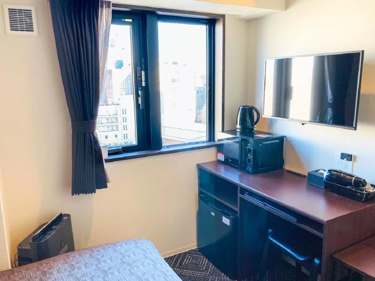 Photo of the whole room in HOTEL LiVEMAX Sendai Hirosedori