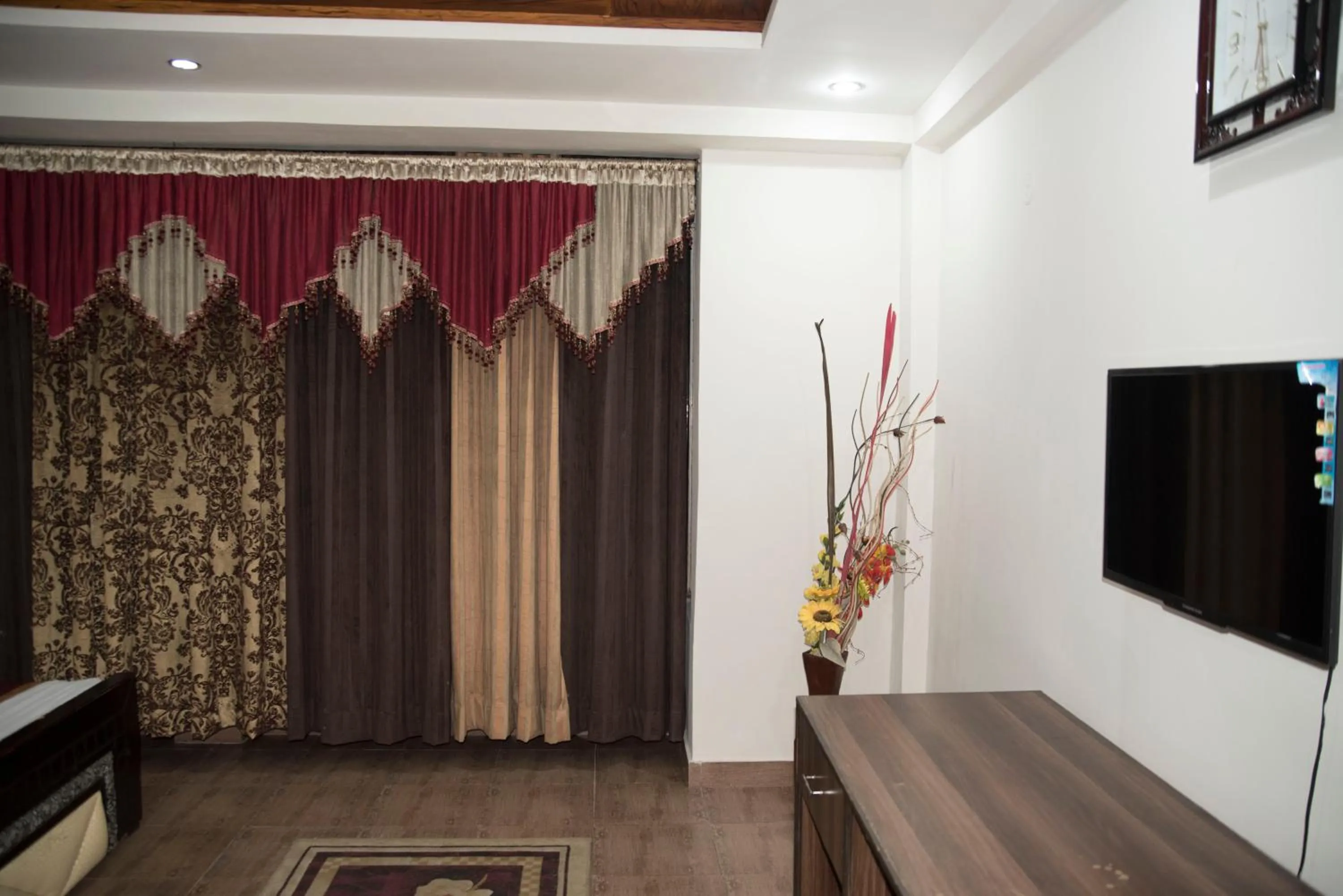 TV and multimedia in Premier Inn Davis Road Lahore