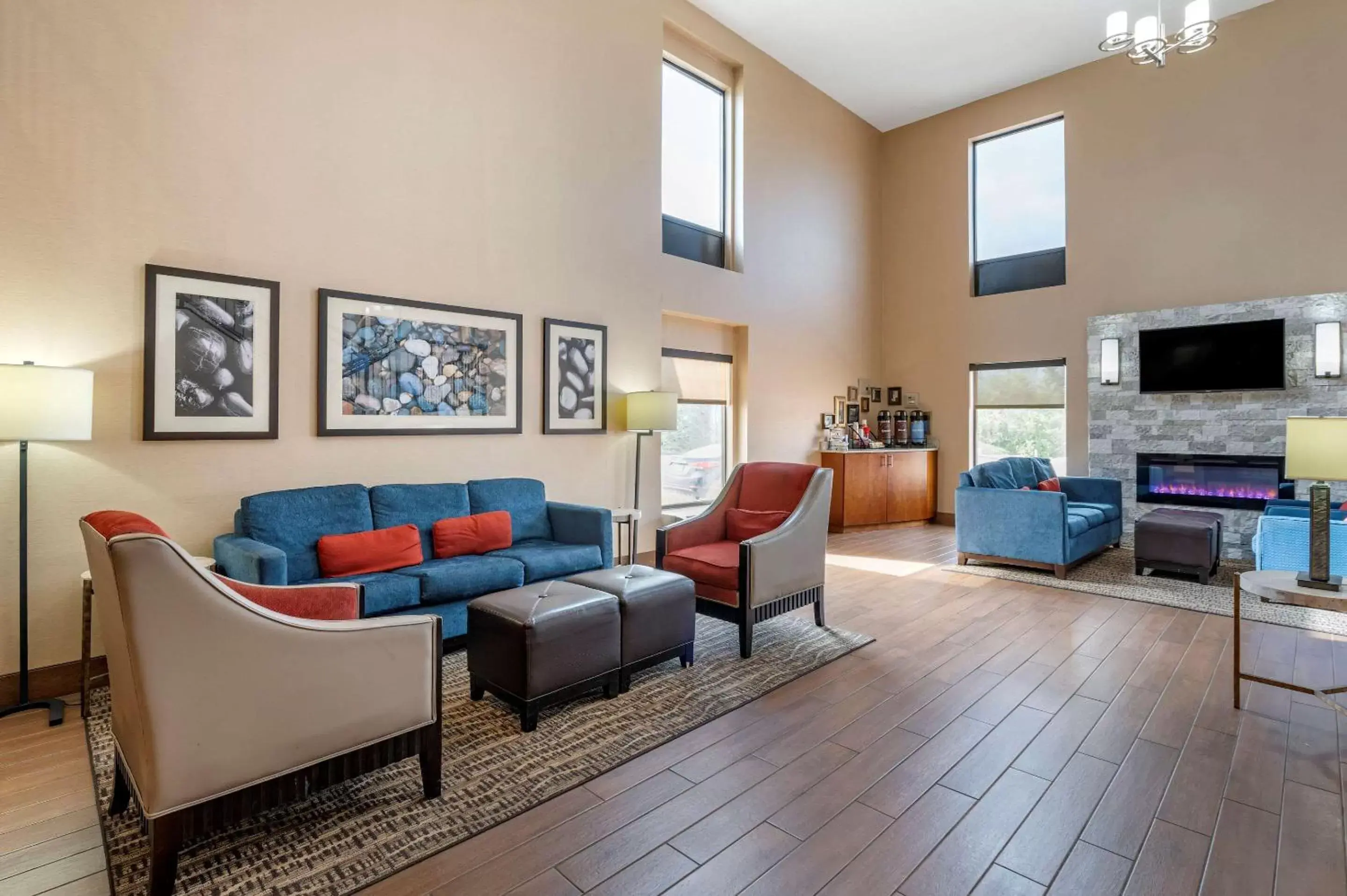 Lobby or reception, Seating Area in Comfort Inn Lexington Southeast