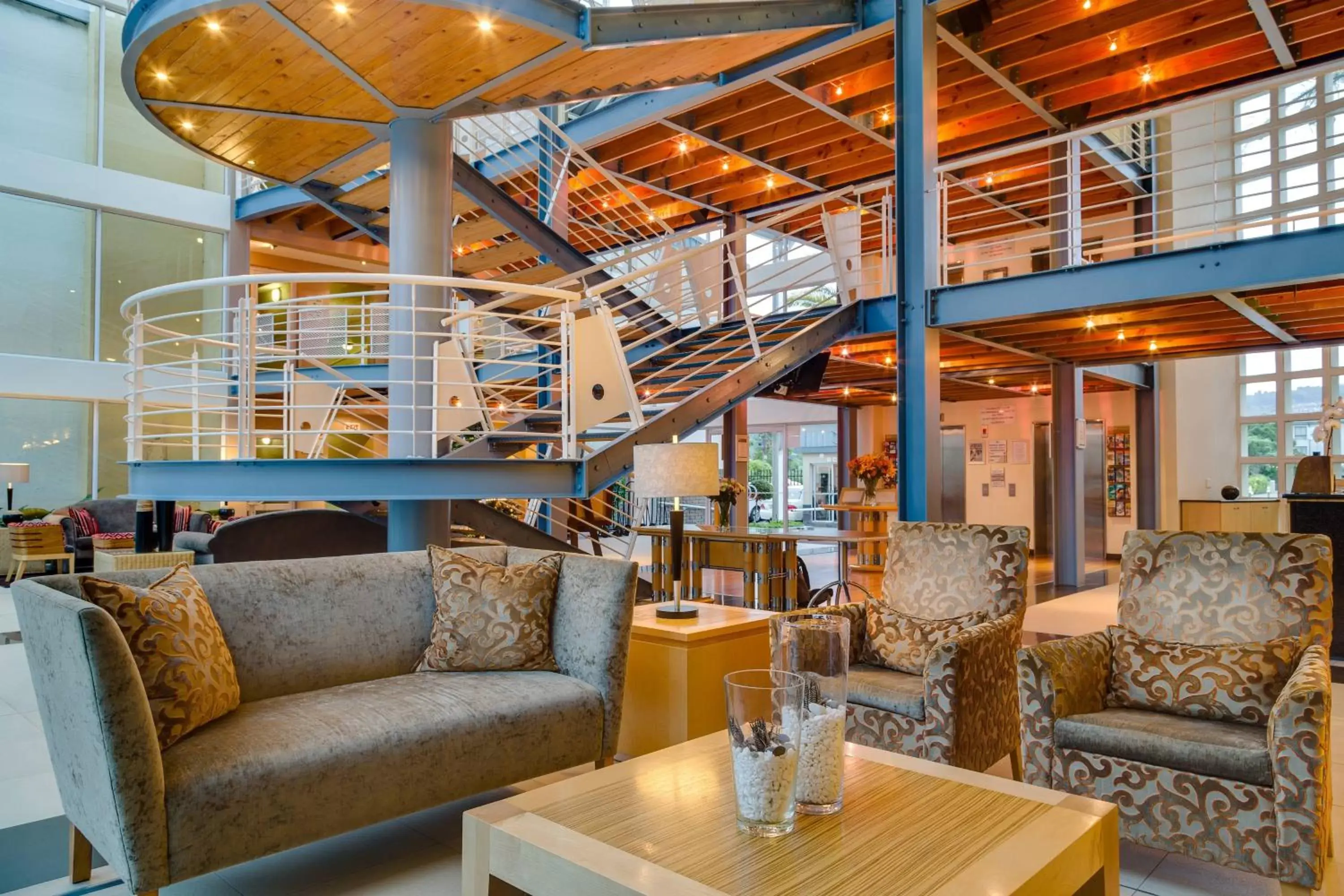 Lobby or reception, Lounge/Bar in Protea Hotel by Marriott Knysna Quays