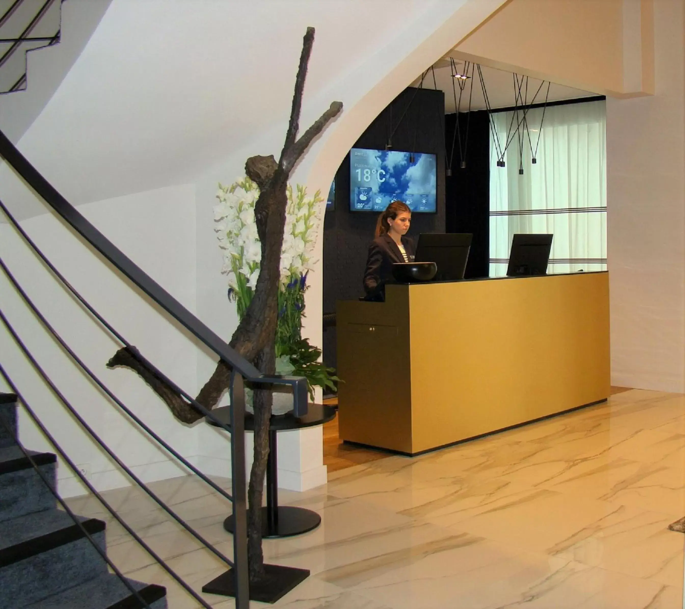 Lobby or reception in L'Amirauté Brest Lobby or reception in L'Amirauté Brest