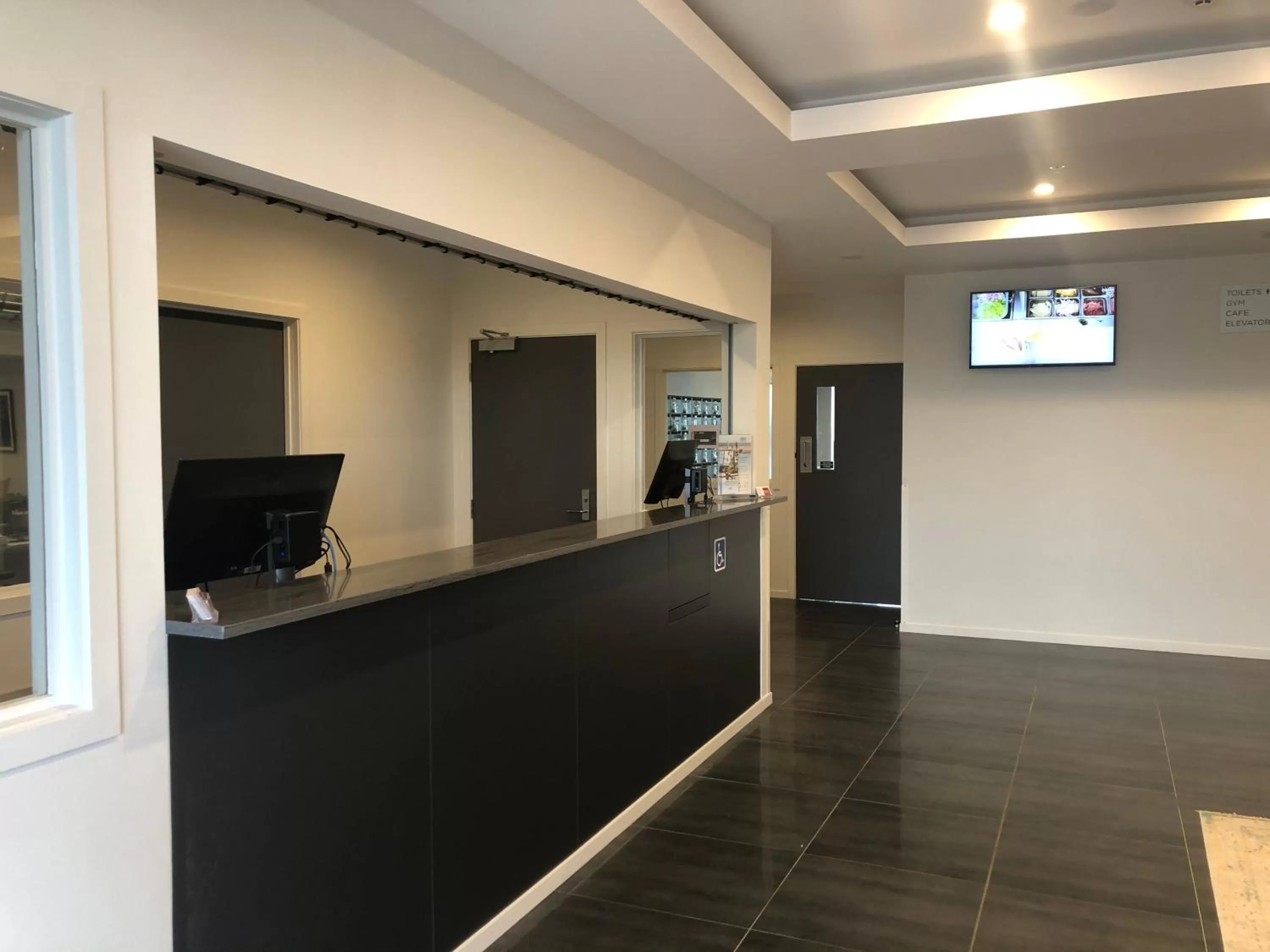Lobby or reception in Ramada Suites by Wyndham Auckland Manukau Pacfic Centre