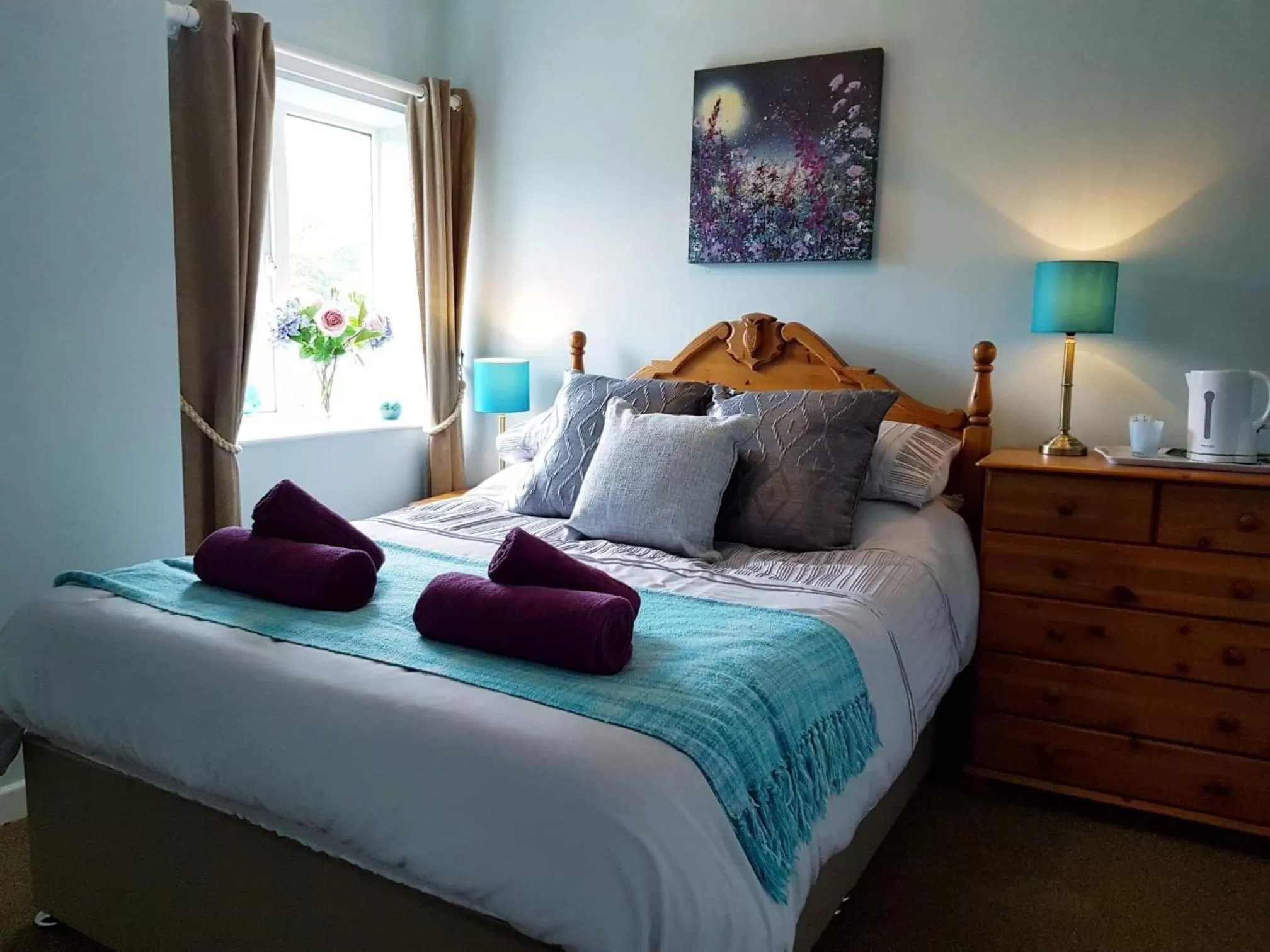 Bed in Wheatsheaf Inn