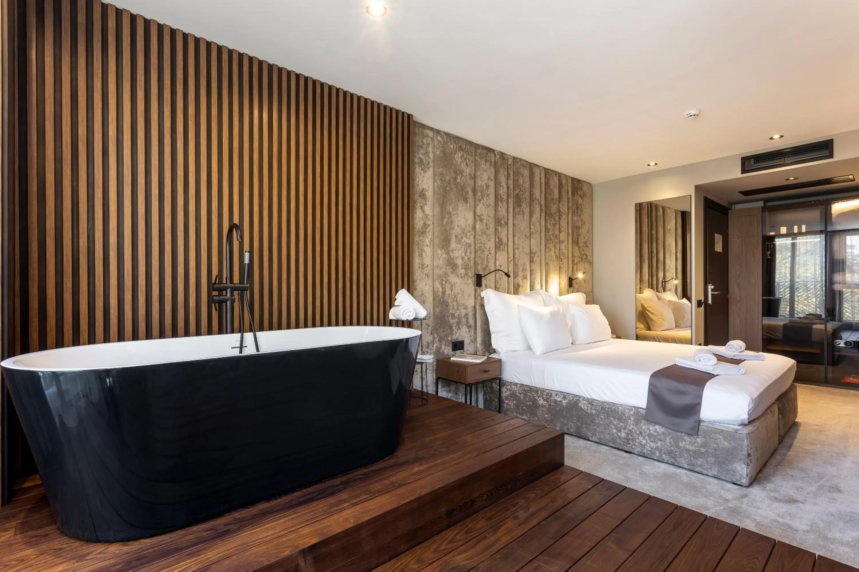 Bath, Bed in Abrazo Sofia Hotel by HMG