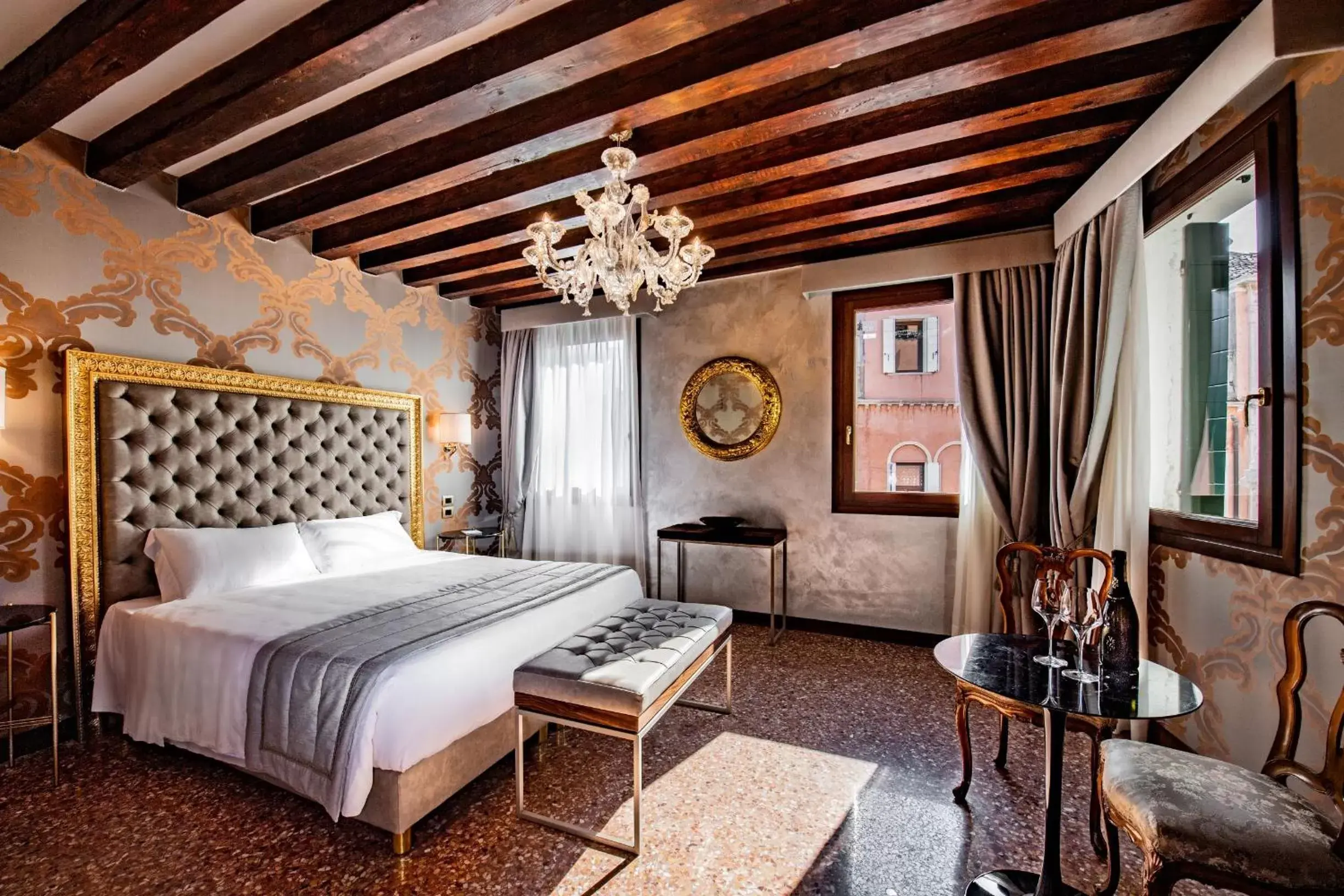 Photo of the whole room, Bed in Palazzo San Lorenzo