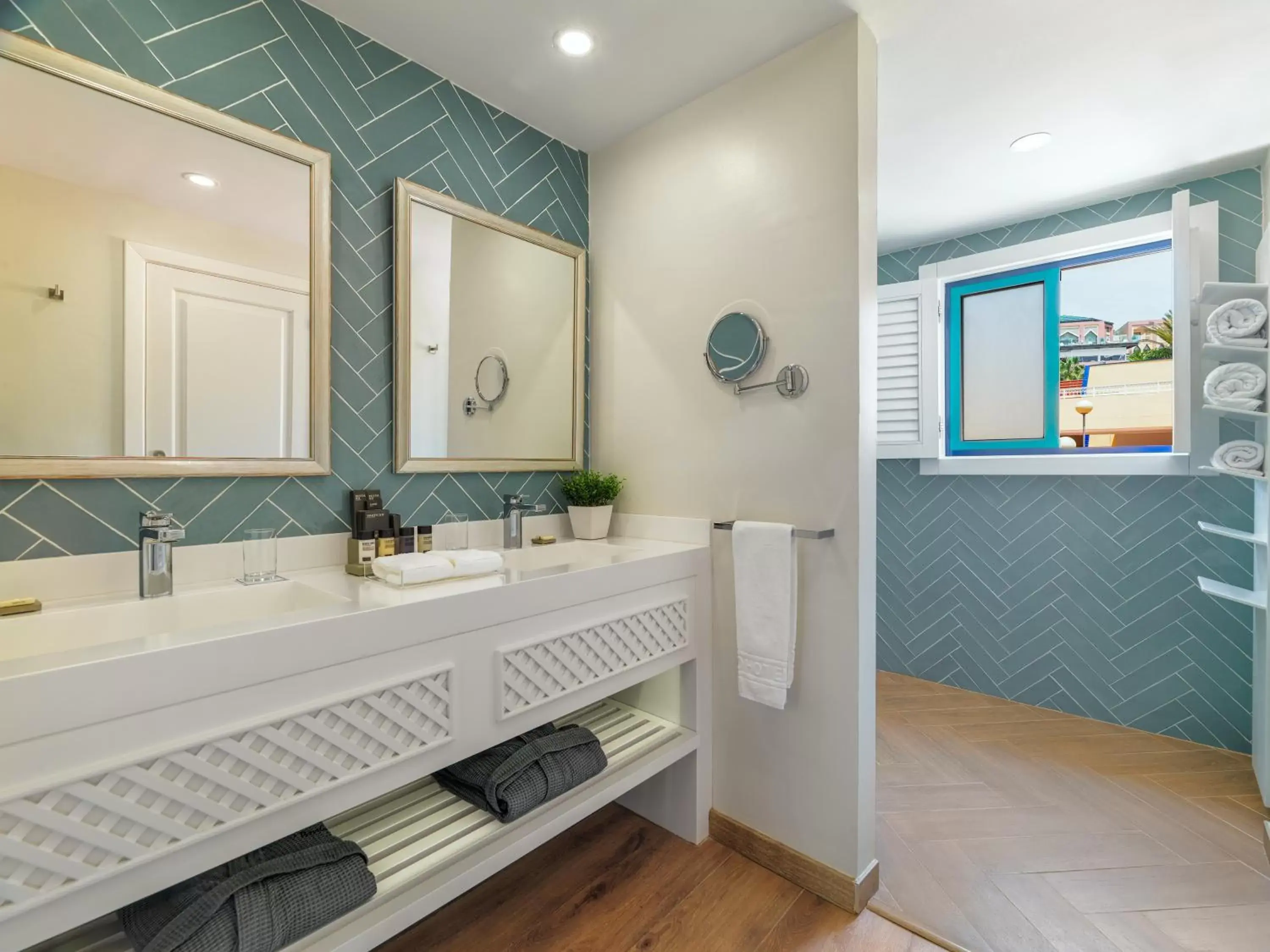 Bathroom in H10 Playa Esmeralda - Adults Only Bathroom in H10 Playa Esmeralda - Adults Only