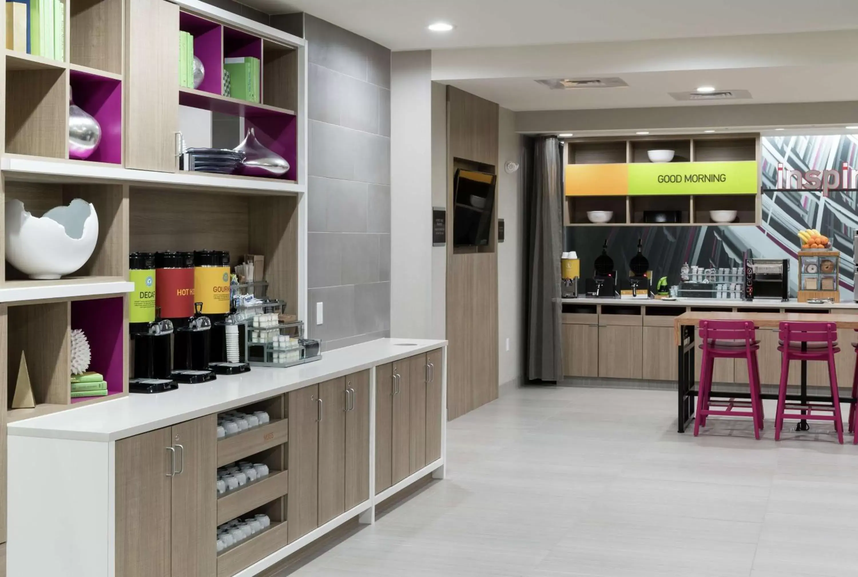 Breakfast, Kitchen/Kitchenette in Home2 Suites By Hilton Orlando Airport
