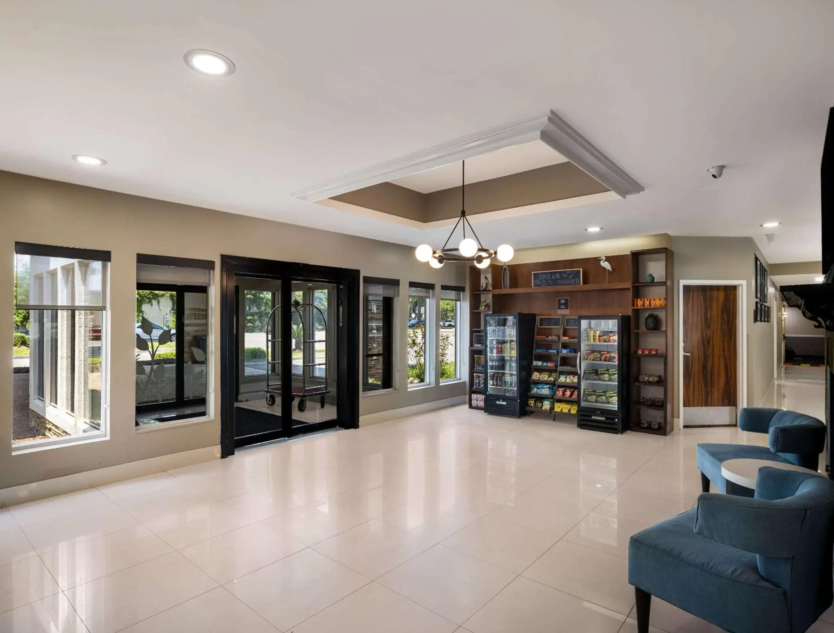 Lobby or reception in MainStay Suites Savannah Midtown