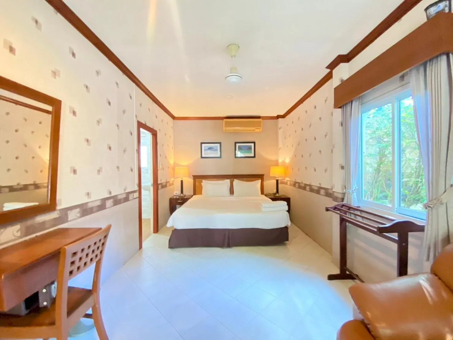 Bedroom, Bed in Garden Home Kata