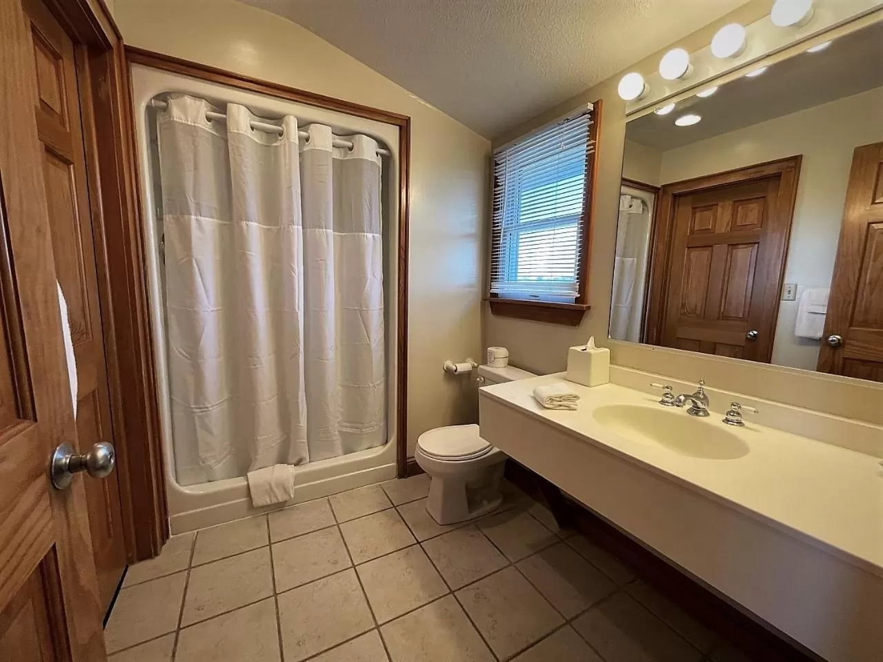 Shower in Pony Island Inn