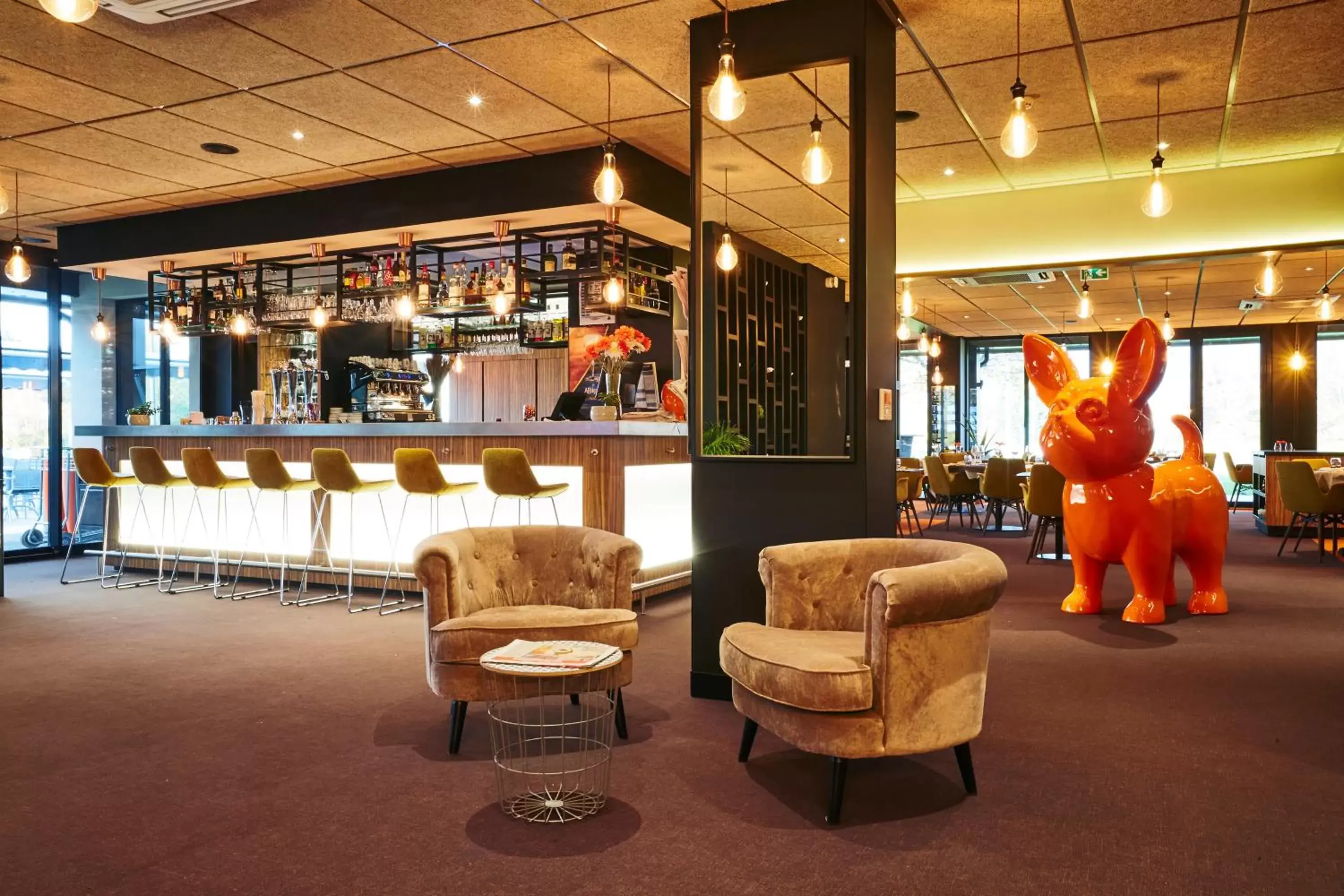 Lobby or reception, Lounge/Bar in Kyriad Clermont Ferrand Nord - Riom