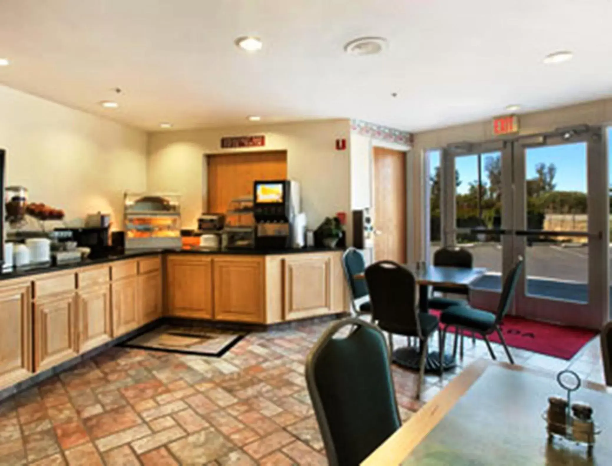 Restaurant/places to eat in Ramada by Wyndham Williams Restaurant/places to eat in Ramada by Wyndham Williams