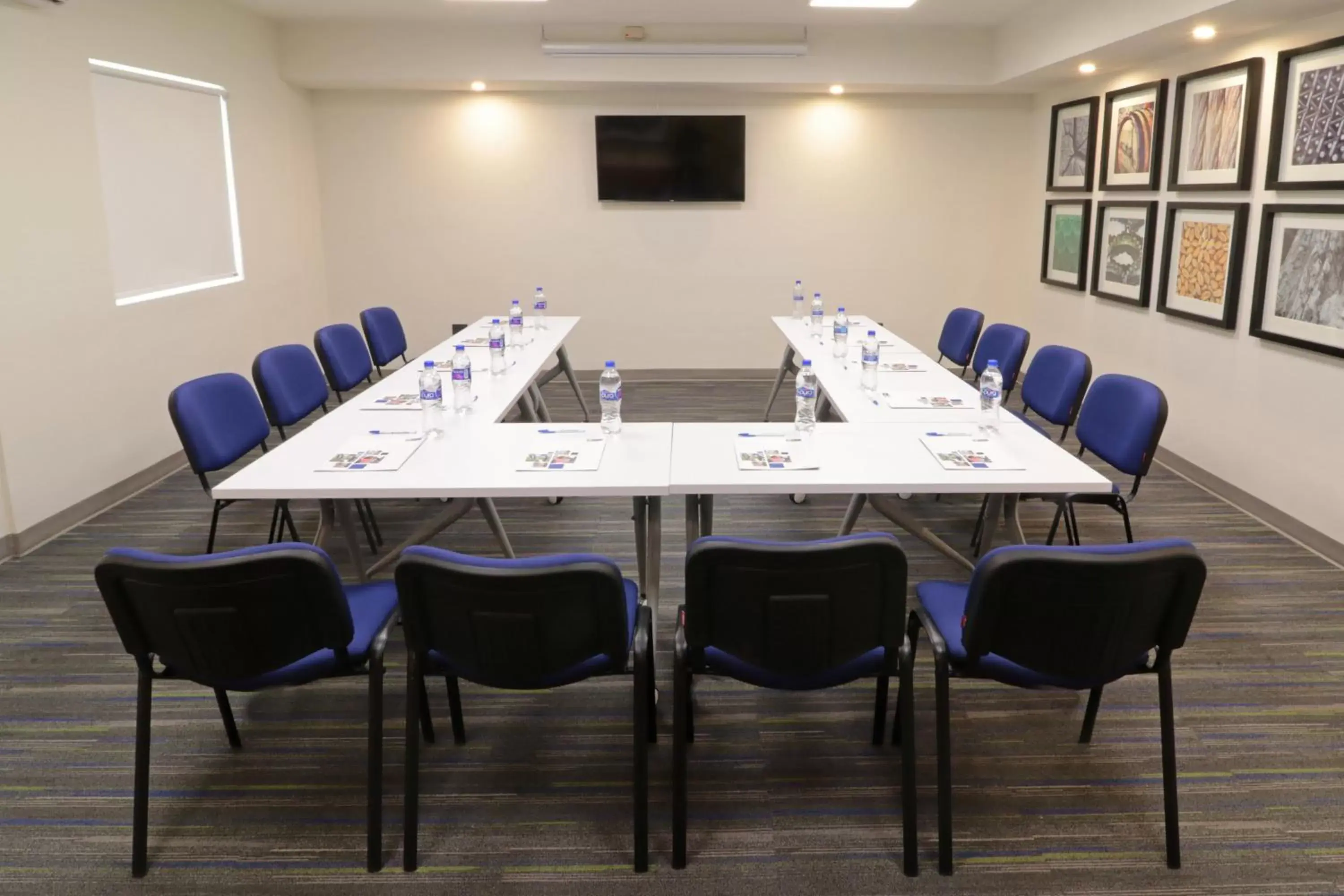 Meeting/conference room in Holiday Inn Express Piedras Negras, an IHG Hotel