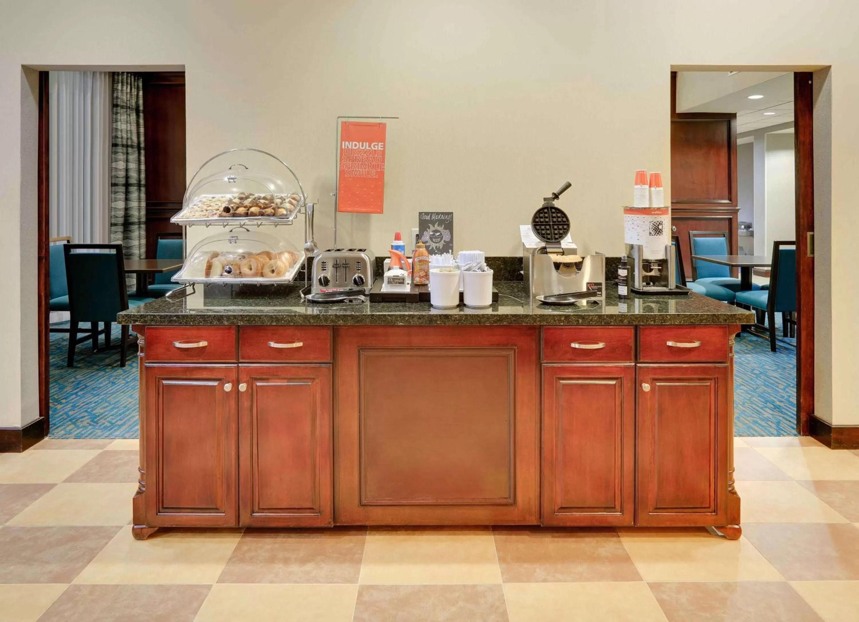 Dining area in Hampton Inn & Suites Dallas-Arlington-South