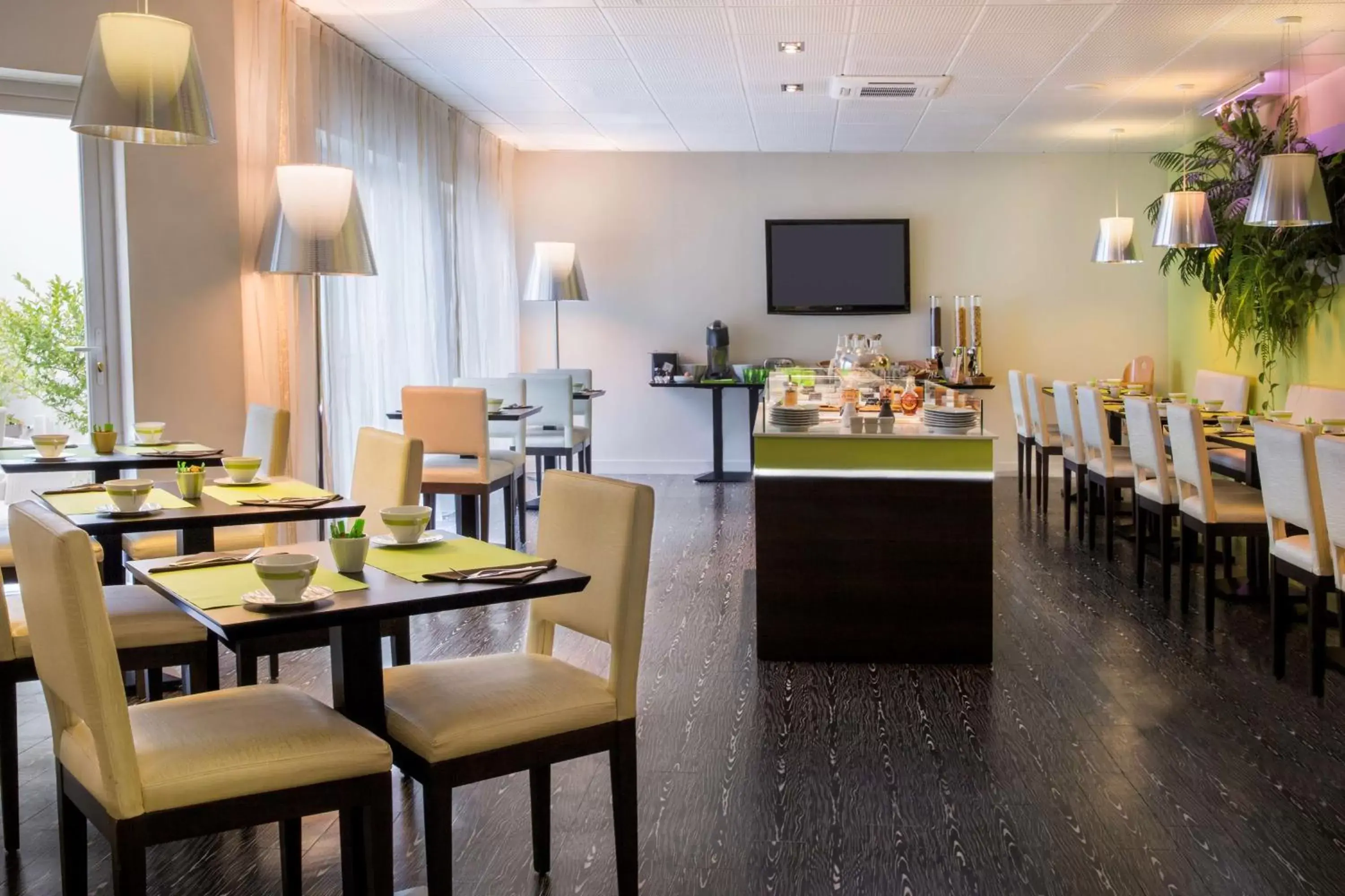 Restaurant/places to eat in Best Western Plus Richelieu Restaurant/places to eat in Best Western Plus Richelieu