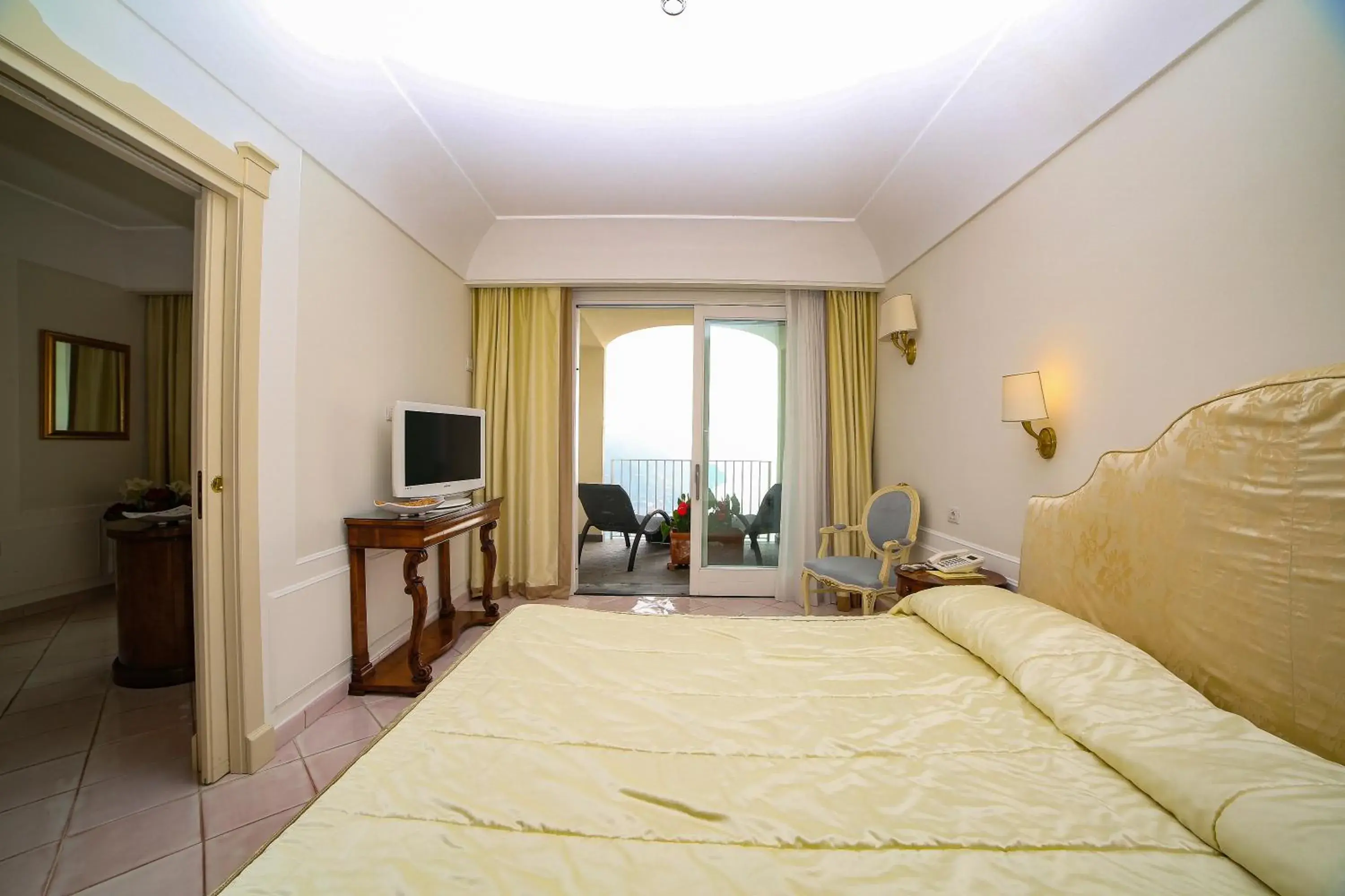 Photo of the whole room in Hotel Villa Fraulo