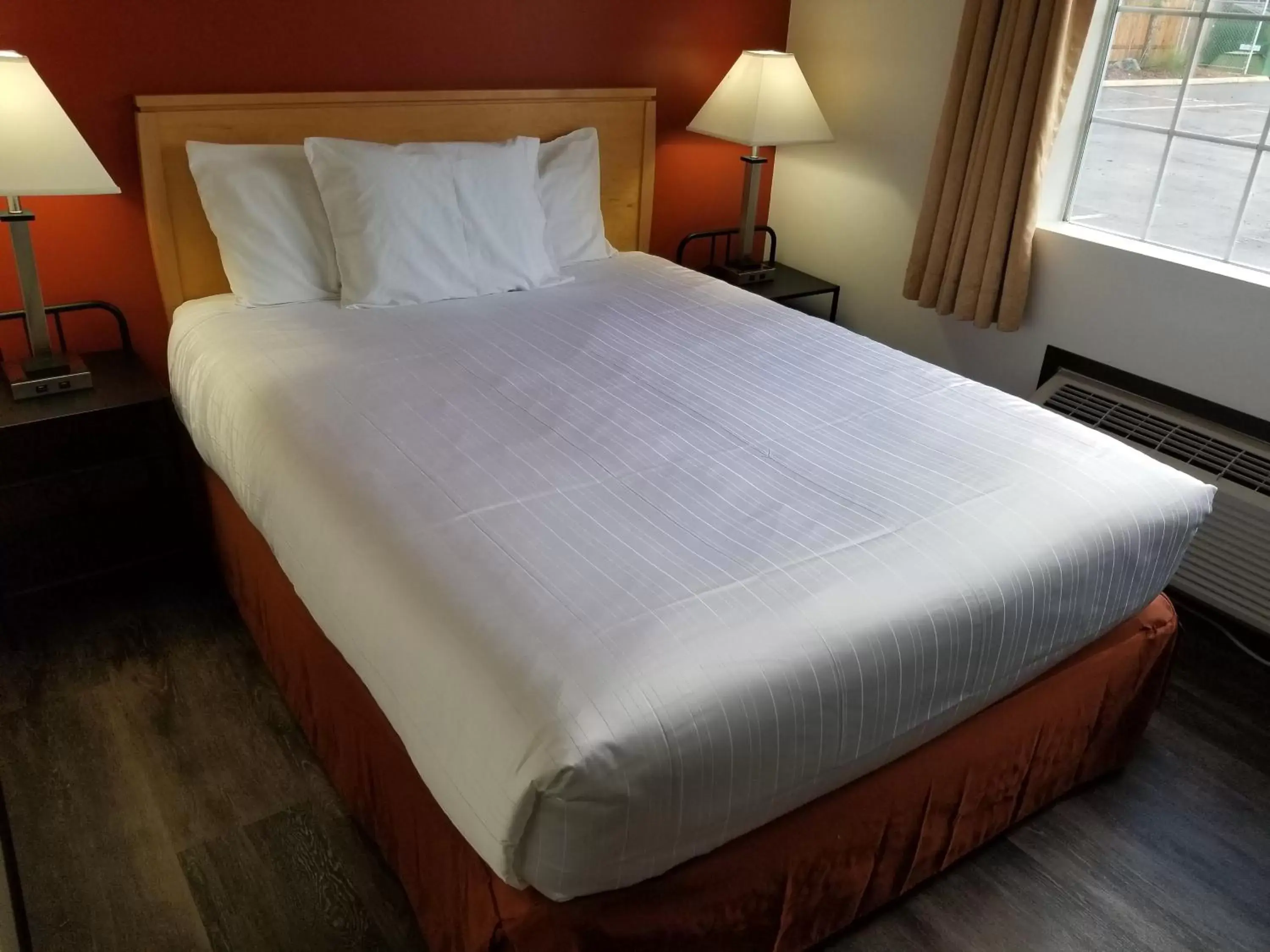 Bed in Best Lynnwood Inn