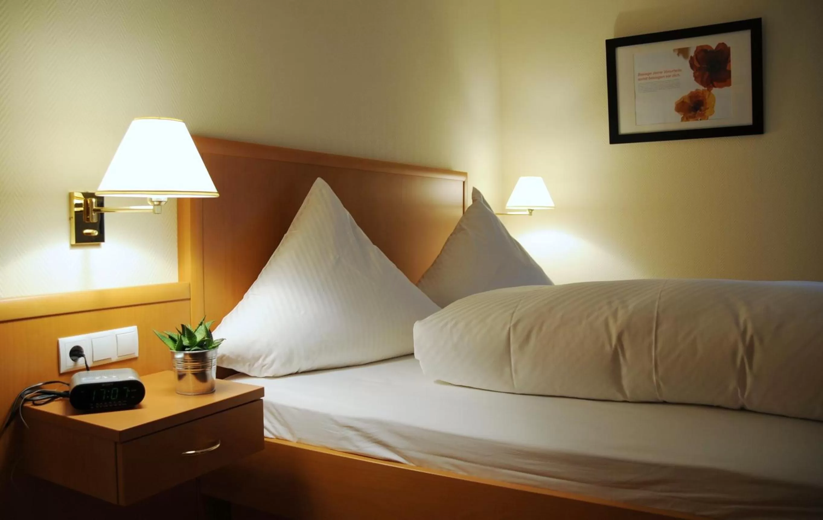 Bed in Hotel Restaurant Bürgerklause Tapken