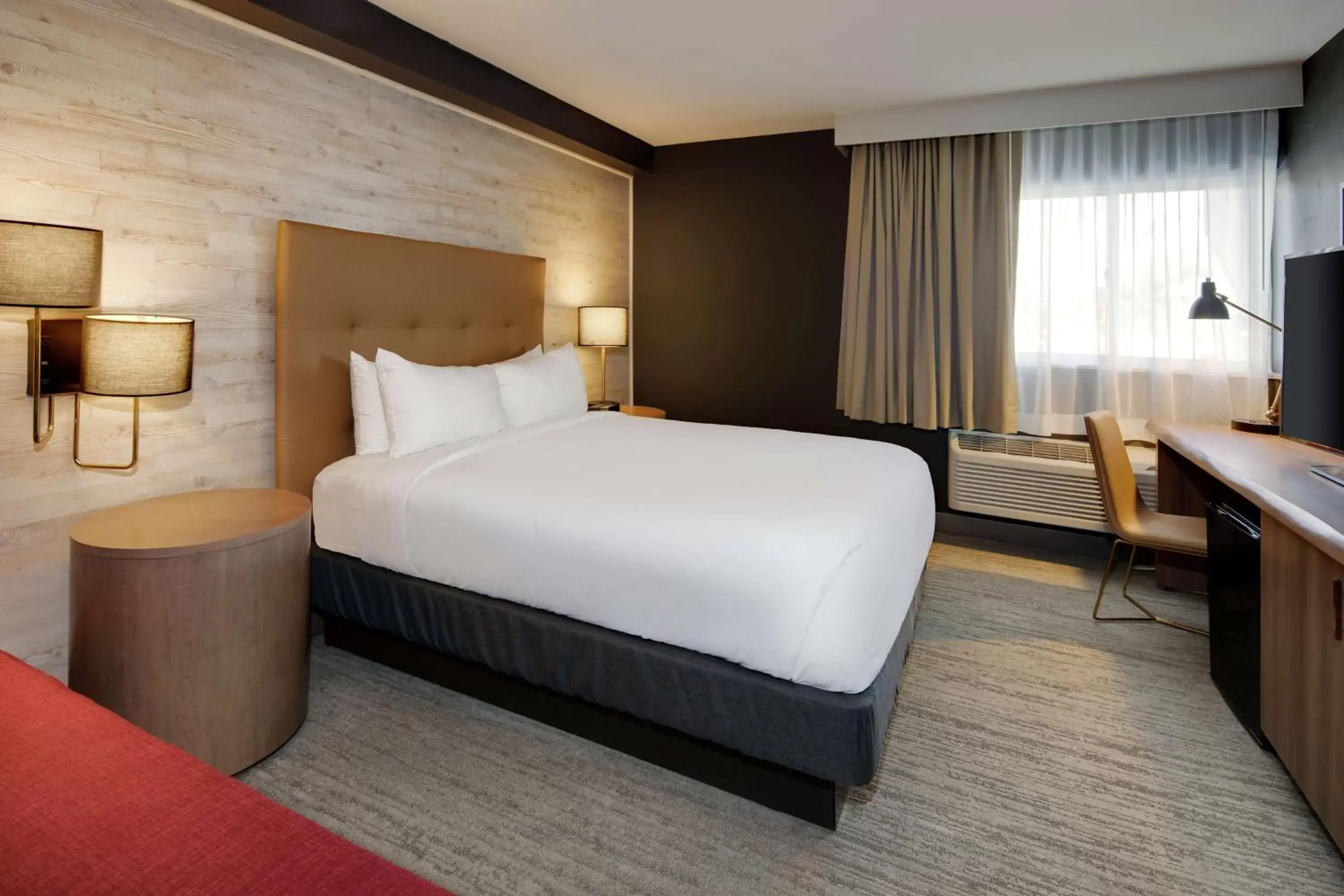 Bedroom, Bed in Highline Vail - a DoubleTree by Hilton